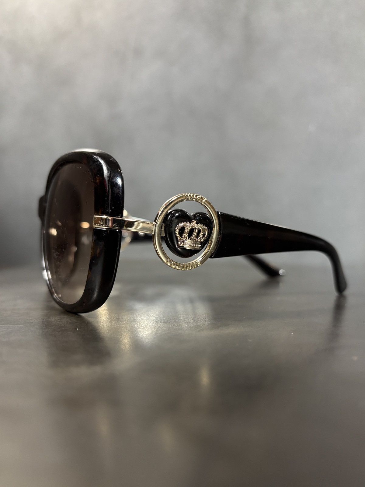 Juicy Couture 2010s Juicy Couture Sunglasses Scarlet Heart Queen of Everyt Size ONE SIZE - 2 Thumbnail