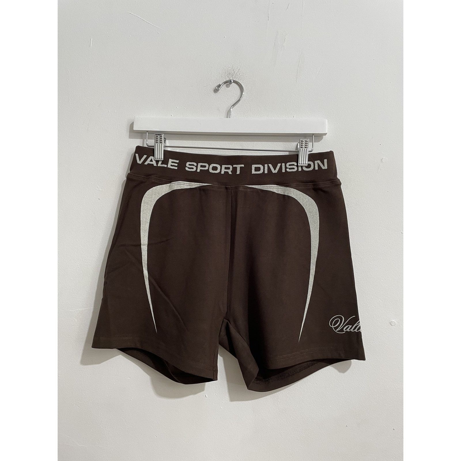 VALE FOREVER 007 BERLIN SHORTS SIZE LARGE NEW