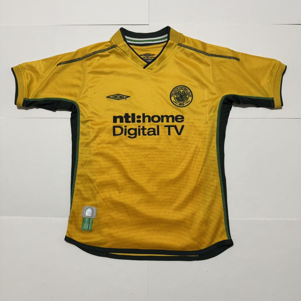 Umbro × Vintage Umbro Vintage Celtic 2002/03 Away Soccer Jersey Size 6-7 Yrs Size US XXS / EU 40 - 1 Thumbnail