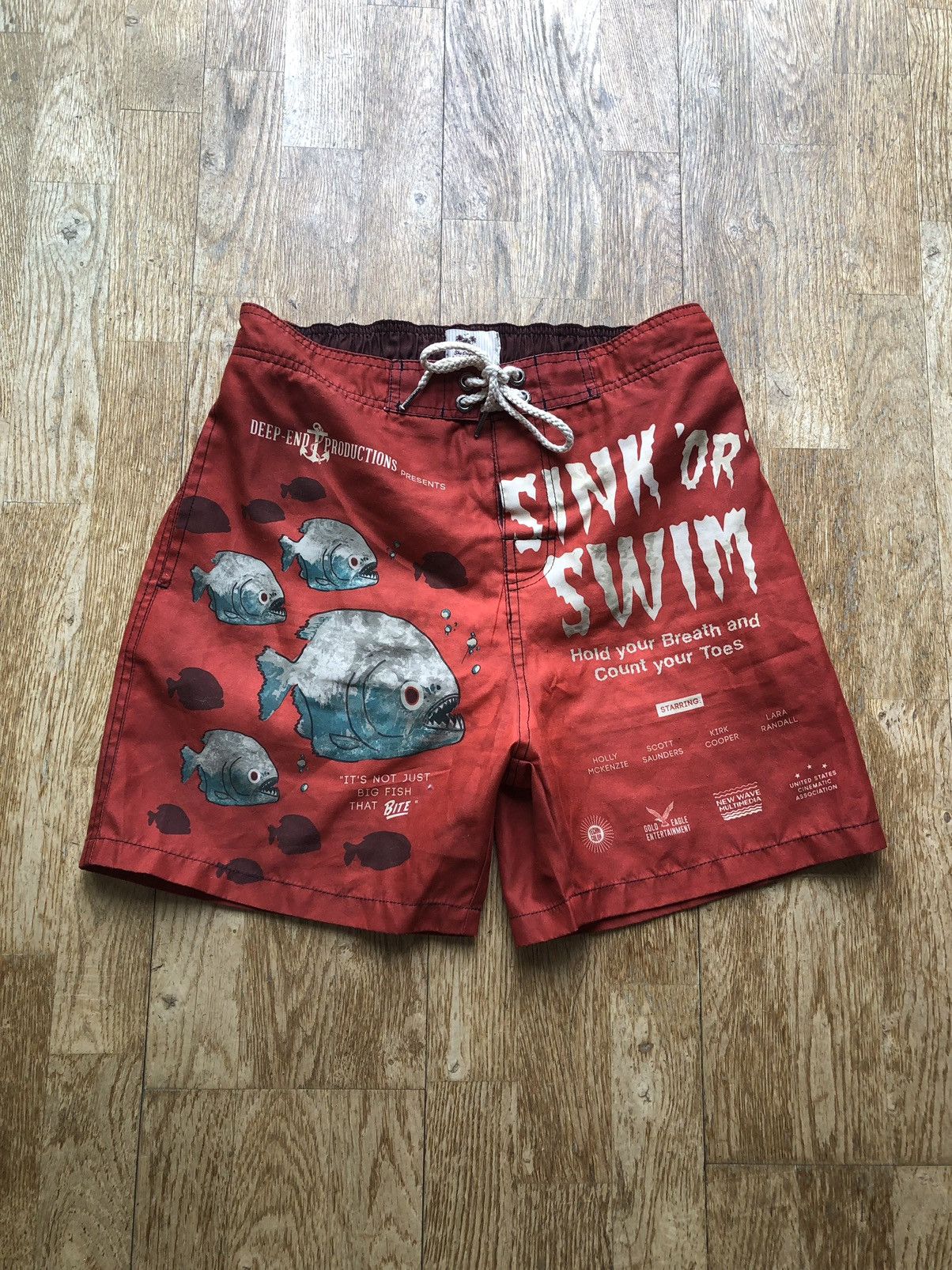 Vintage SINK OR SWIM JAWS MOVIE SURF SPORT SHORTS Size US 32 / EU 48 - 1 Thumbnail