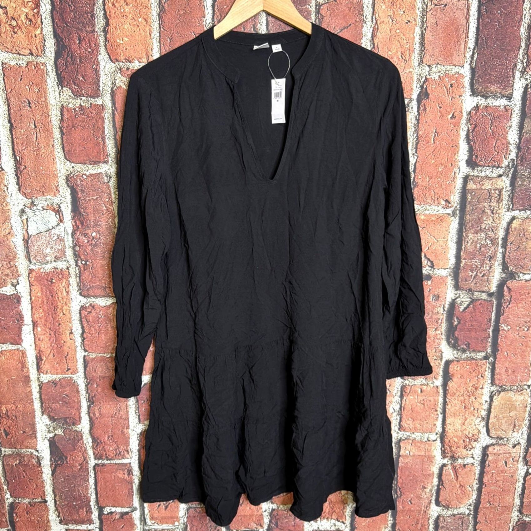 Gap Gap Women's V-Neck Rayon Mini Dress Black NWT sz Medium Size M / US 6-8 / IT 42-44 - 2 Thumbnail