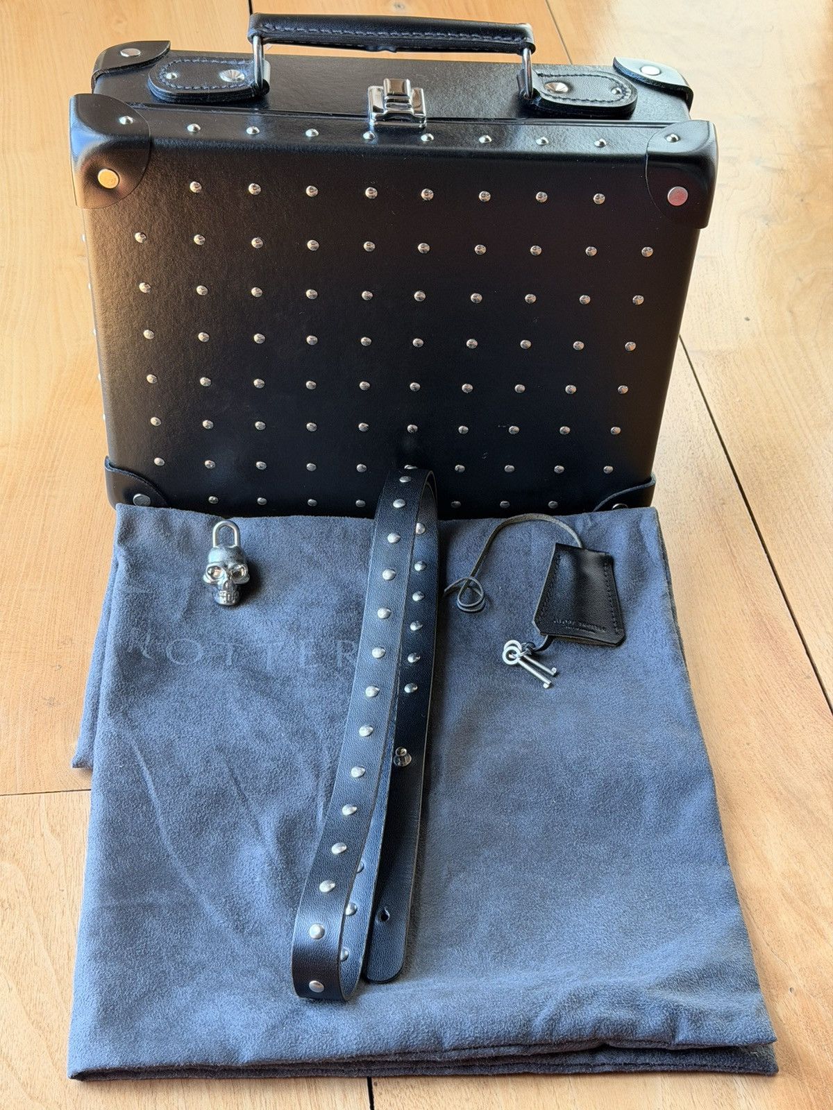 Globe-Trotter Rare Alexander McQueen Globe-Trotter Studded Leather Bag Size ONE SIZE - 1 Thumbnail