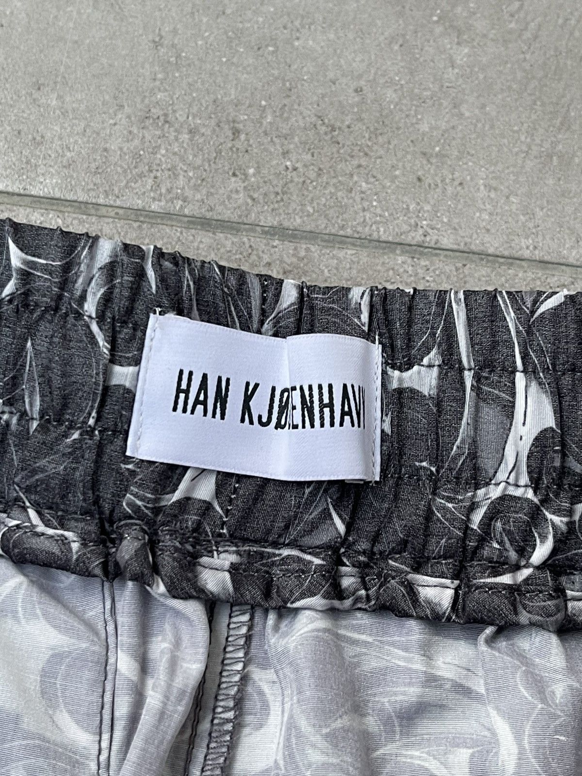 Han Kjobenhavn !DS! FW22 Han Kjobenhavn Chrome Tribal Printed Track Shorts Size US 32 / EU 48 - 13 Thumbnail