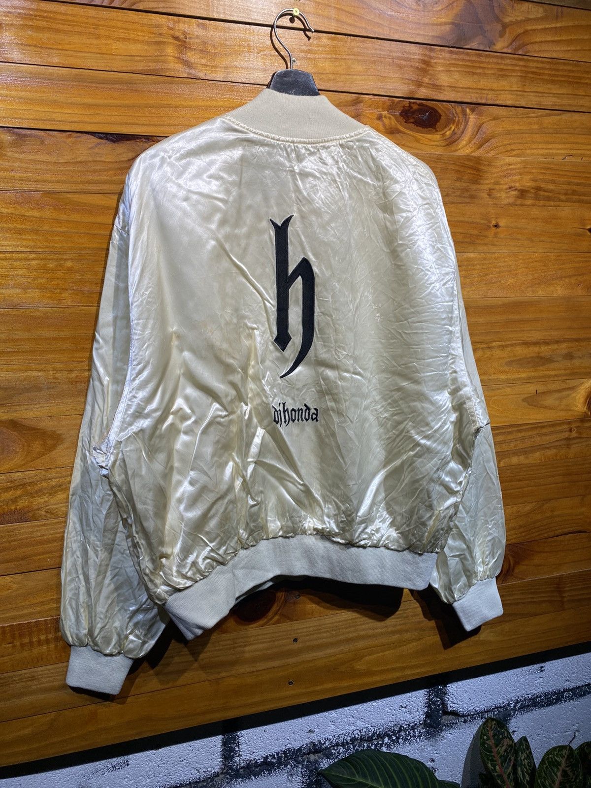 Japanese Brand DJ Honda Satin Bomber– Ivory White Hip-Hop Streetwear Size US L / EU 52-54 / 3 - 11 Thumbnail