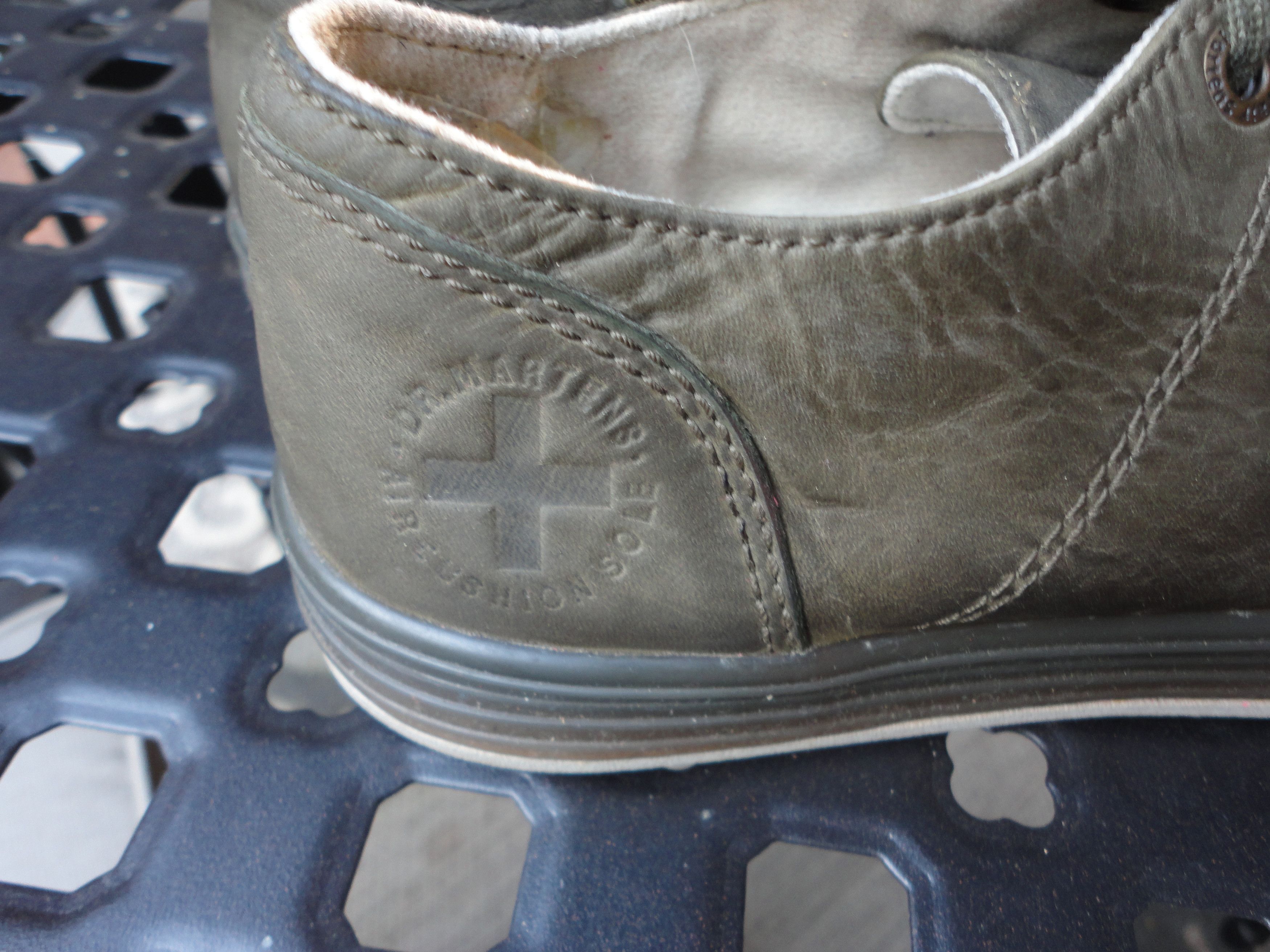 Dr. Martens DR. MARTENS Green Lace Up Tennis Shoes Size 8M Size US 8 / EU 41 - 8 Thumbnail