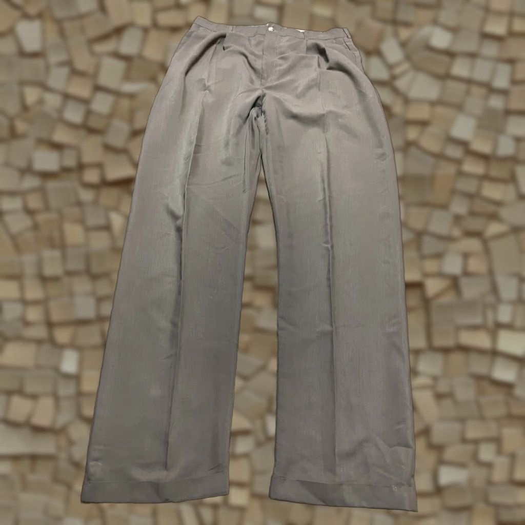 Haggar Haggar Pants Men 36x34 Brown Dress Pants Pleated 47" Length Regular Inseam 34 Straight Chino Vintage No Pattern Solid Casual Size US 36 / EU 52 - 1 Thumbnail