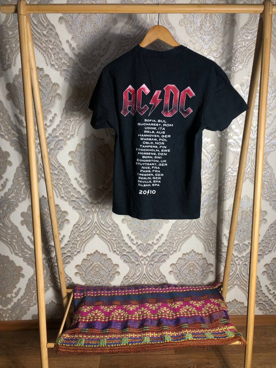Band Tees VINTAGE AC/DC WORLD TOUR ROCK T-SHIRT RETRO METAL Y2K 90s Size US M / EU 48-50 / 2 - 4 Thumbnail