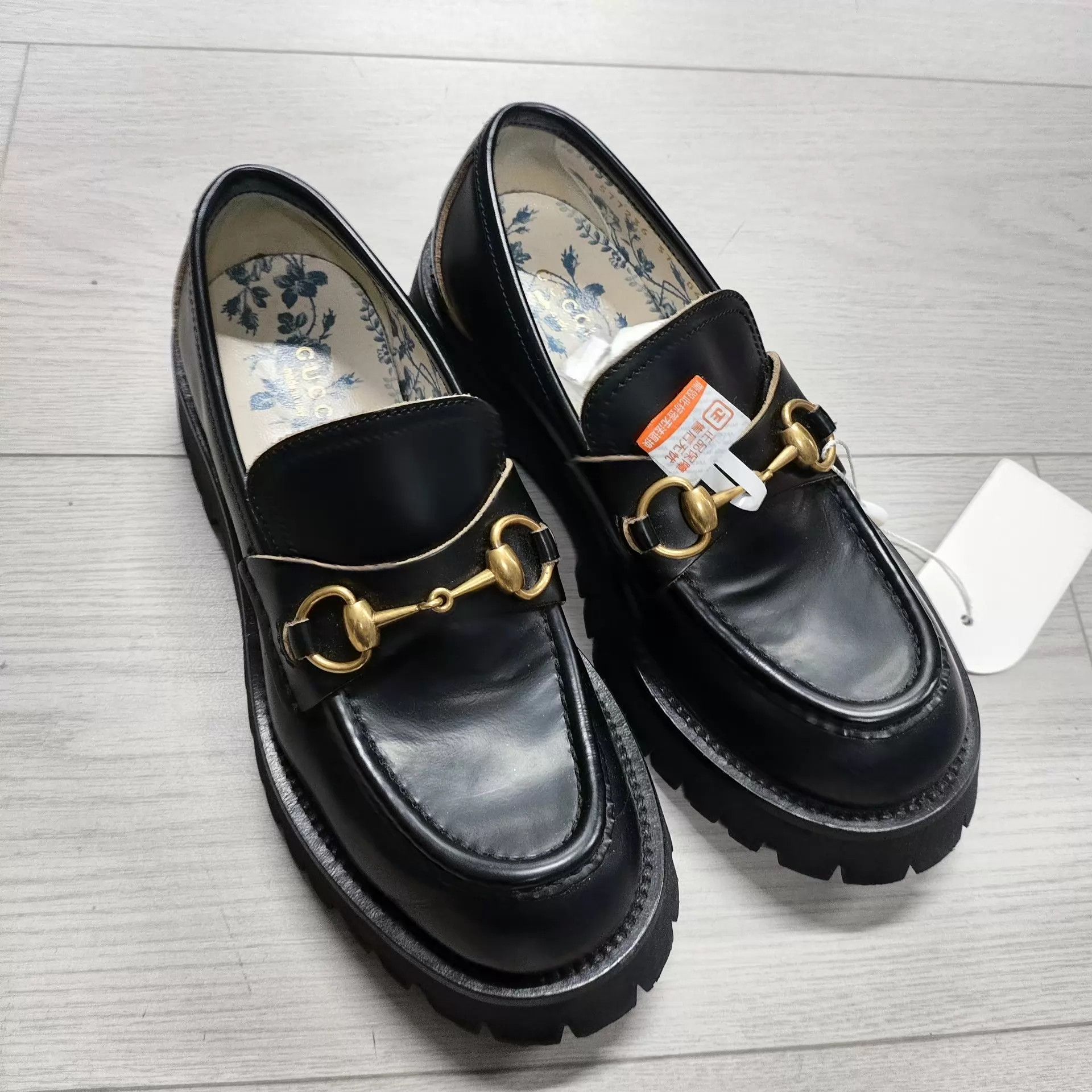 Gucci Gucci Leather Bee Horsebit Low Heel Shoes 37 Size US 6.5 / IT 36.5 - 1 Thumbnail