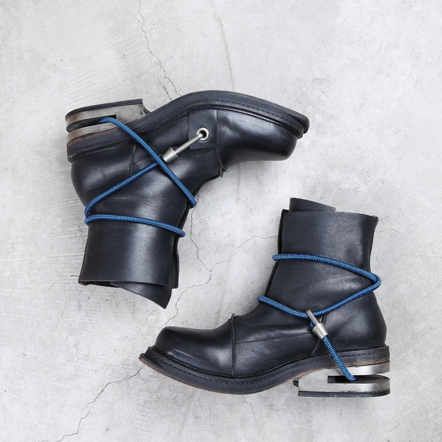 Metal Heel Wire Boots
