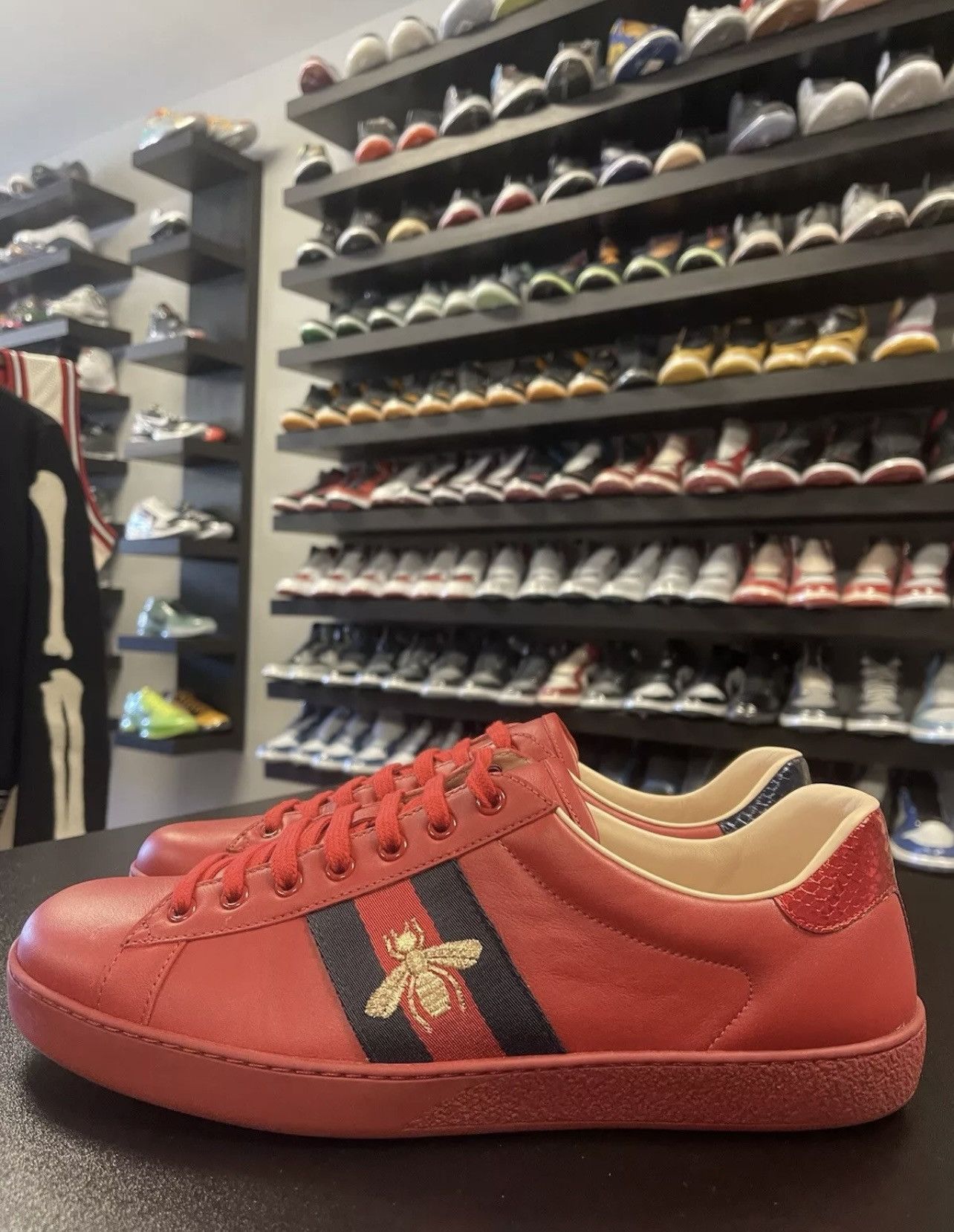 Gucci Size 10.5US/10G - Men's Gucci 429446 Ace Bee Sneakers Gucci Size US 10.5 / EU 43-44 - 1 Thumbnail