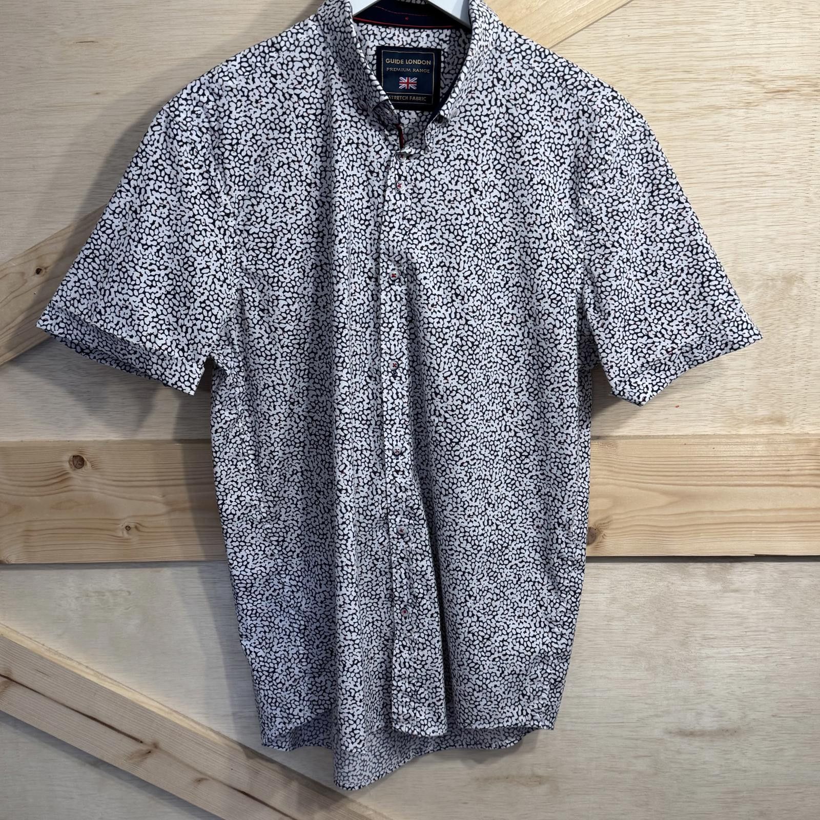 Designer GUIDE LONDON Button Down Shirt Men's XL All Over Design Size US XL / EU 56 / 4 - 1 Thumbnail