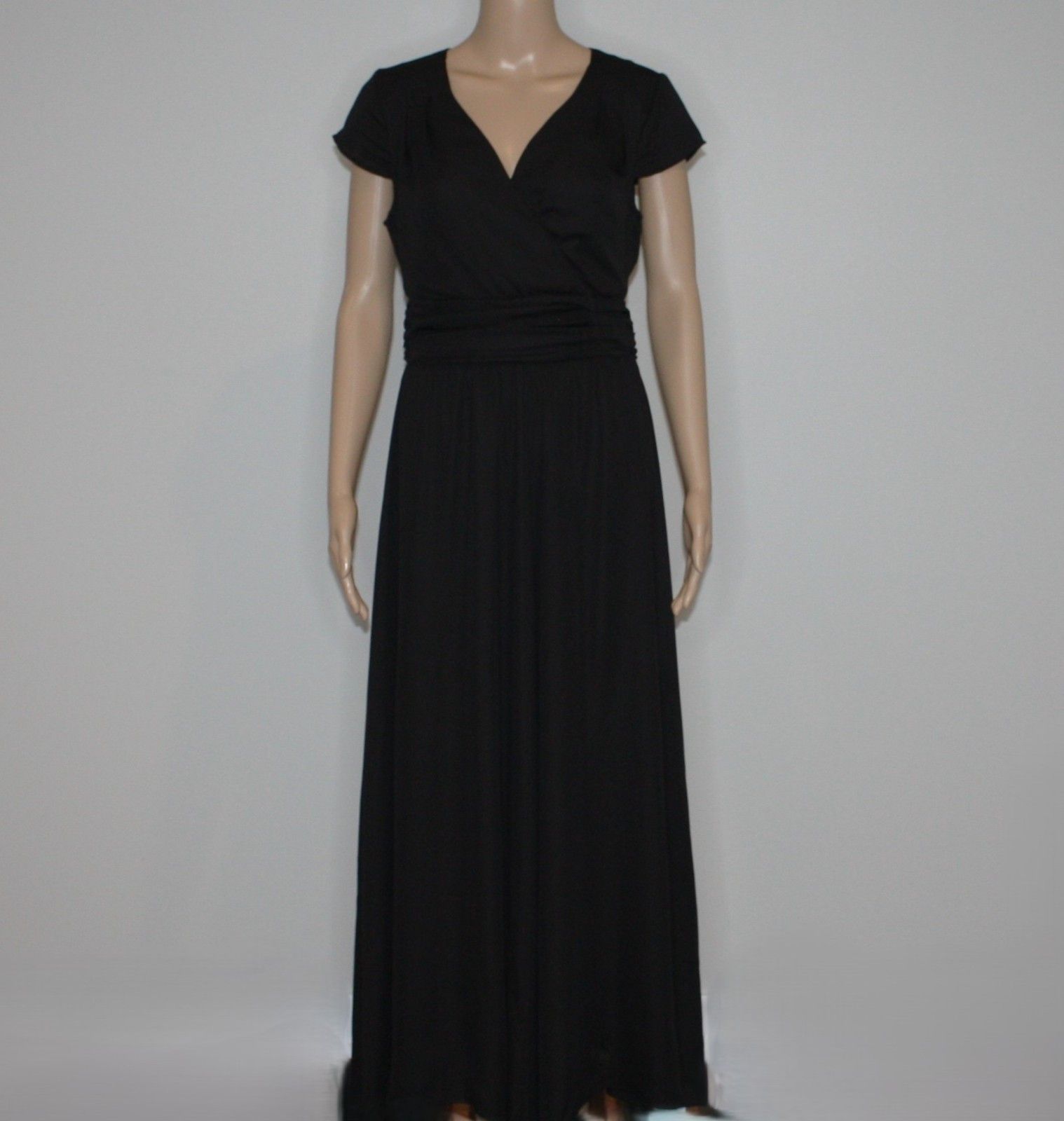 Other Cupshe V-Neck Shirred Dress in Black and size Small NWT Size S / US 4 / IT 40 - 3 Thumbnail