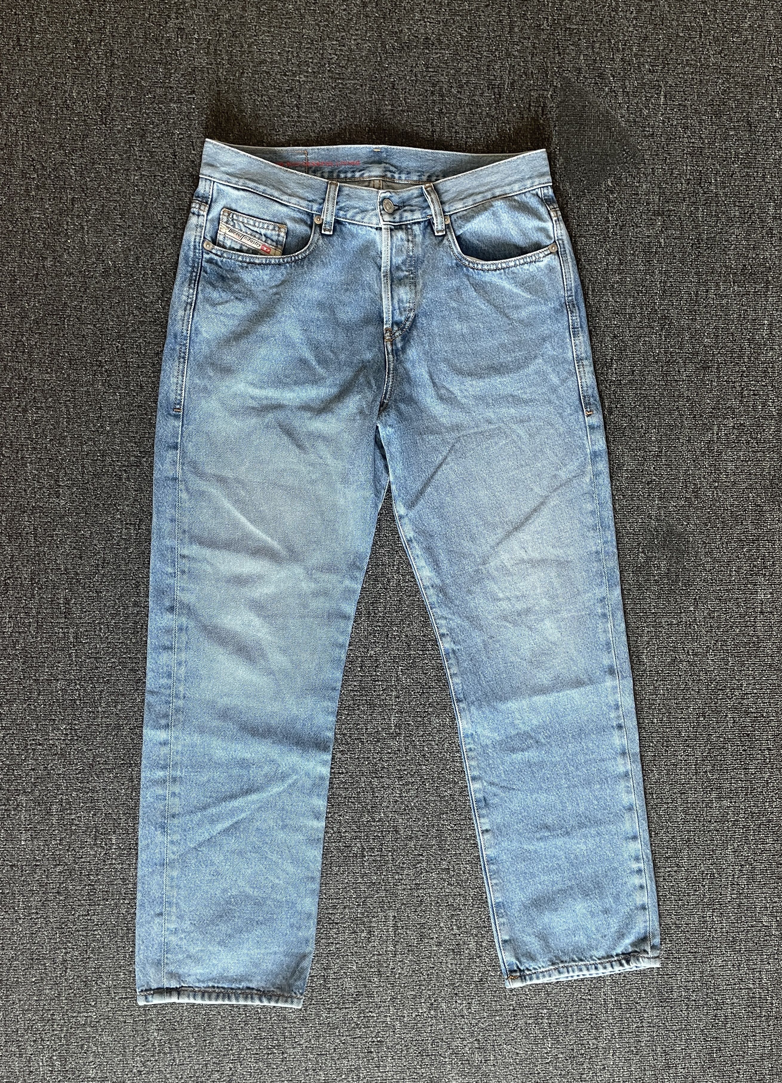 Diesel Diesel men's 2020 D-viker jeans size 30/30 Size US 30 / EU 46 - 1 Thumbnail