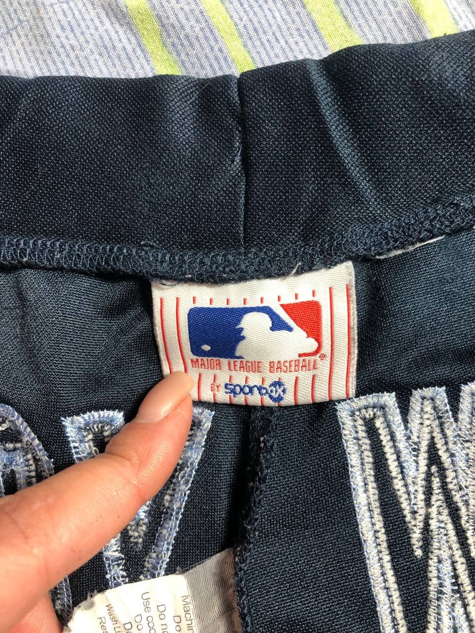 New York Yankees Vintage 90’s Sweatshirt Shorts New York Yankees Size US 32 / EU 48 - 3 Thumbnail