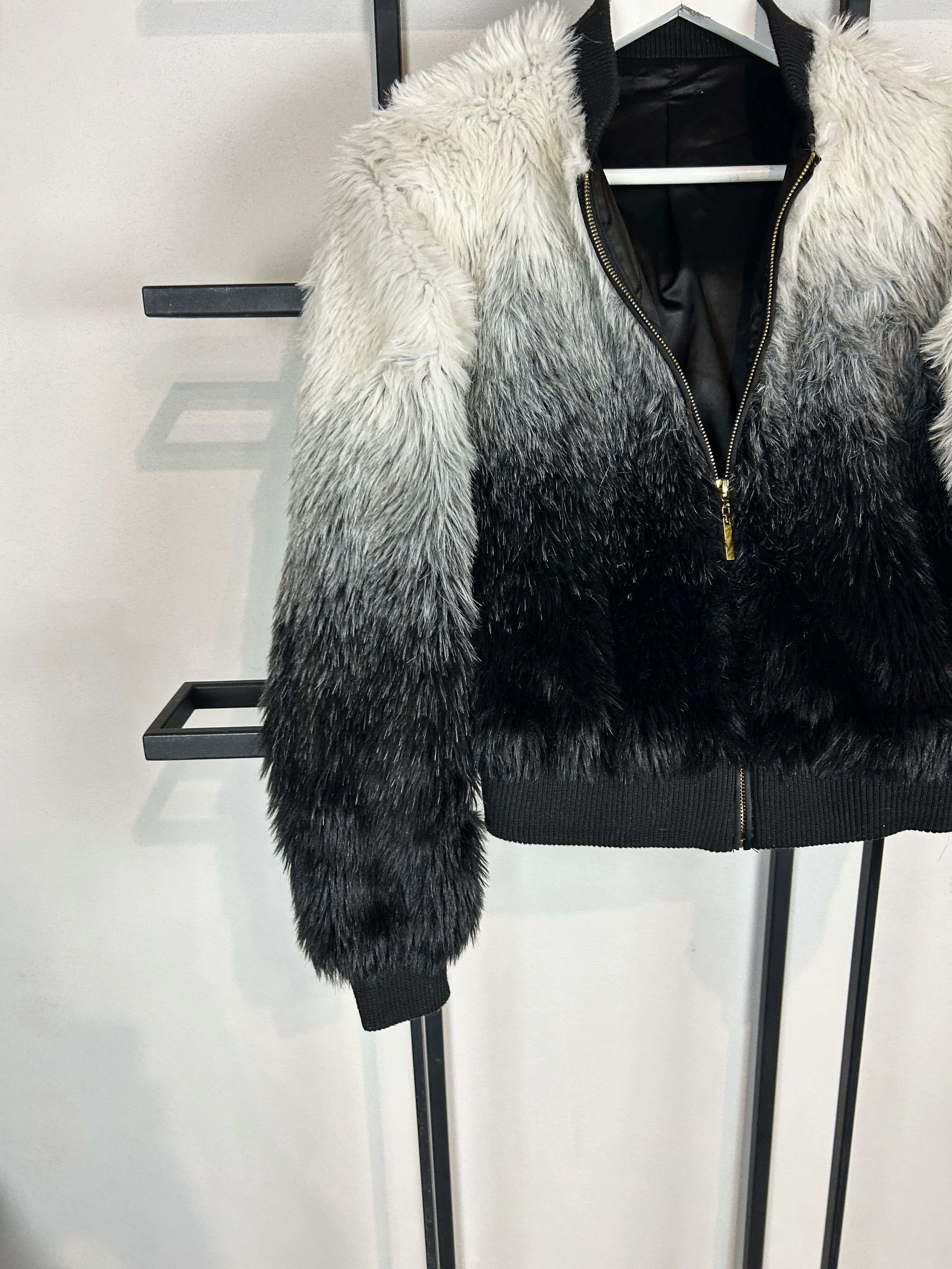 Japanese Brand Gradient Fur Jacket Cropped Y2K Glam Black White Zip Size US S / EU 44-46 / 1 - 2 Thumbnail