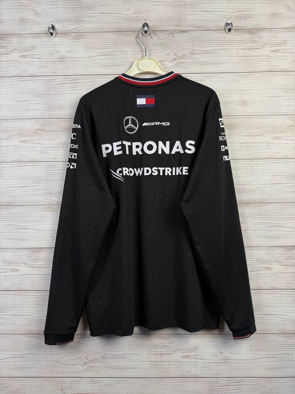 Formula 1 Mercedes AMG Petronas Racing Long Sleeve Size US L / EU 52-54 / 3 - 8 Thumbnail