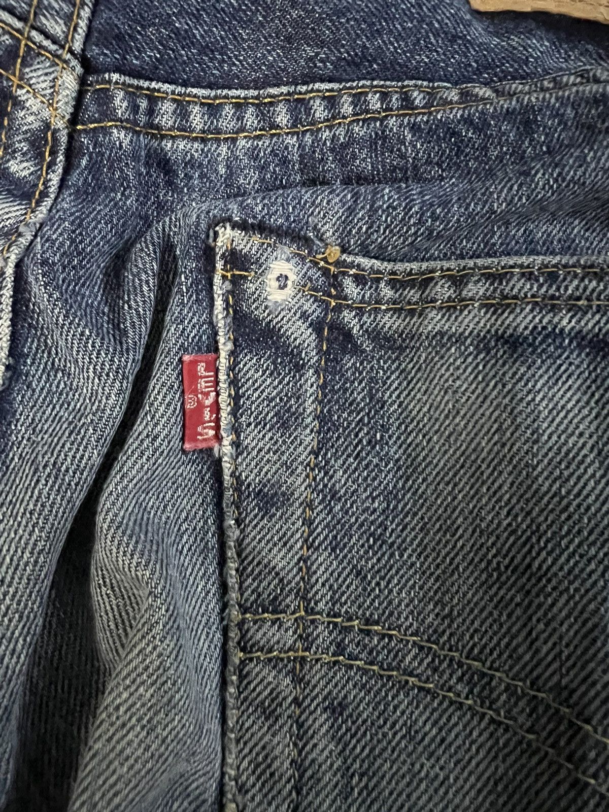 Jean × Levi's × Levi's Vintage Clothing VINTAGE 90’S LEVIS 501XX DISTRESSED REDLINE BIG E LVC JAPAN Size US 28 / EU 44 - 15 Thumbnail