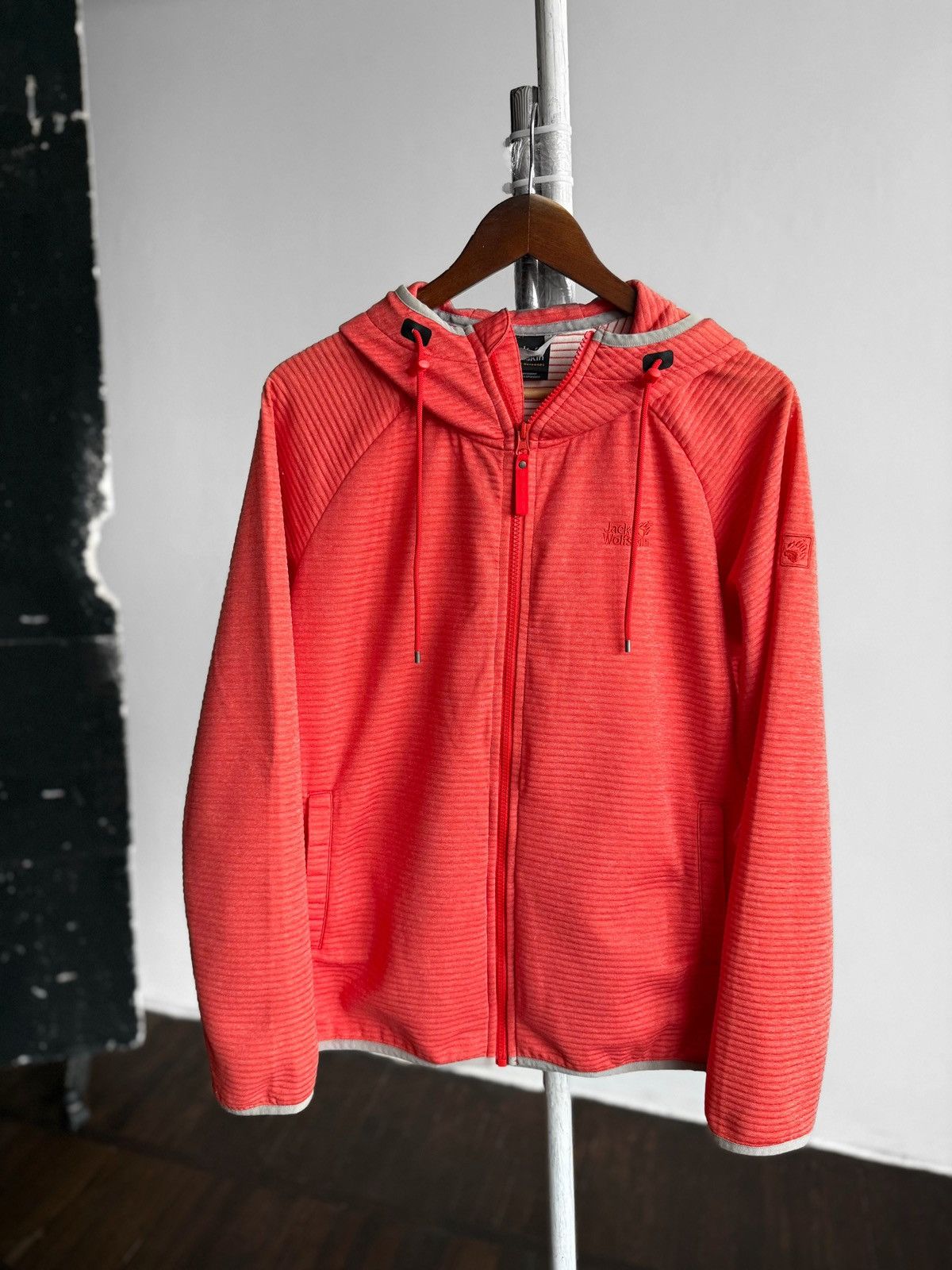 Jack Wolfskin Jack Wolfskin Womens Coral Red Ribbed Full Zip Hooded Jacket Size XL / US 12-14 / IT 48-50 - 1 Thumbnail