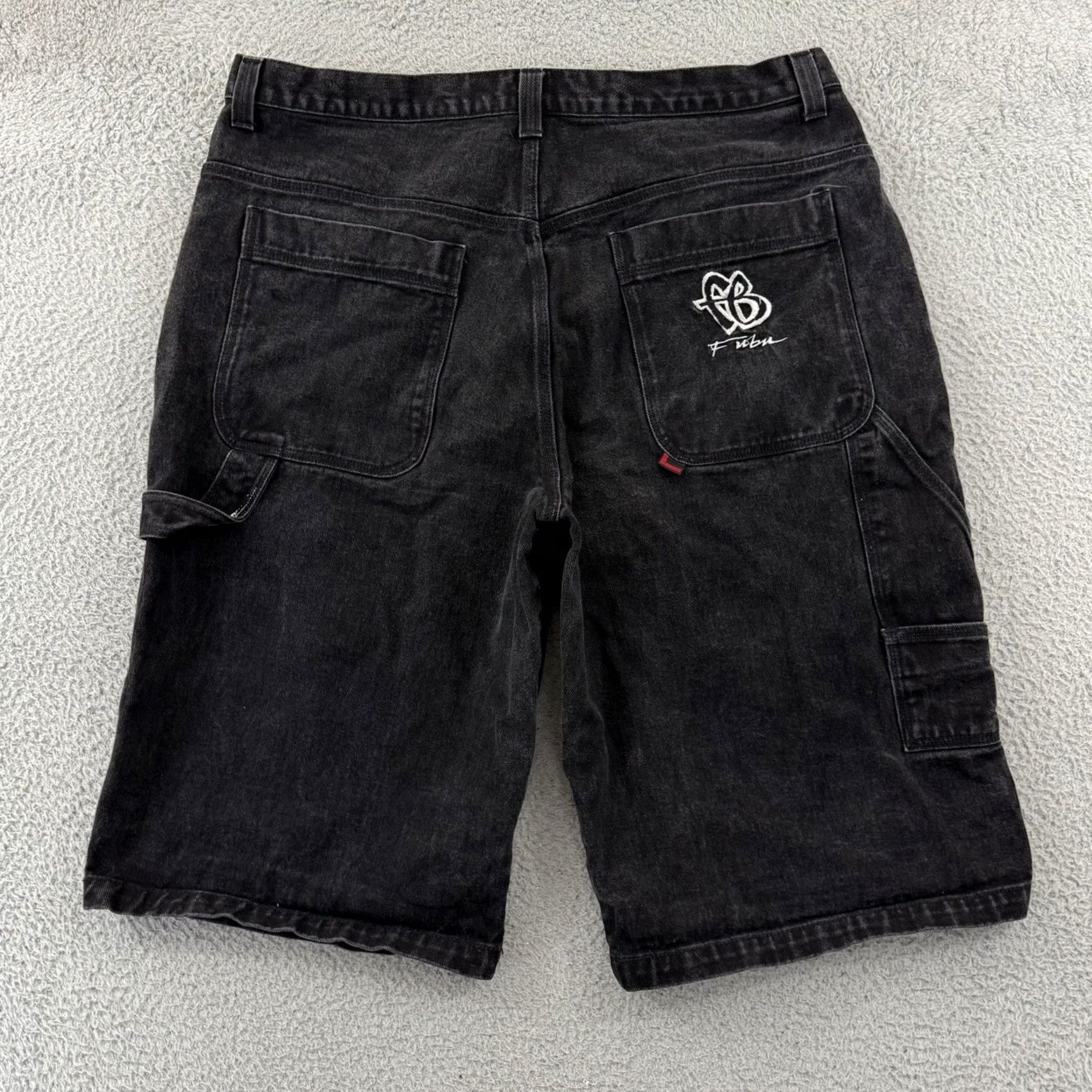 Fubu VINTAGE FUBU Men Jeans Shorts 42 Black Carpenter Jorts Embroidered Baggy Wide Leg Denim Shorts Cargo 90s Hip Hop Grunge Skater Mens Size US 42 / EU 58 - 2 Thumbnail