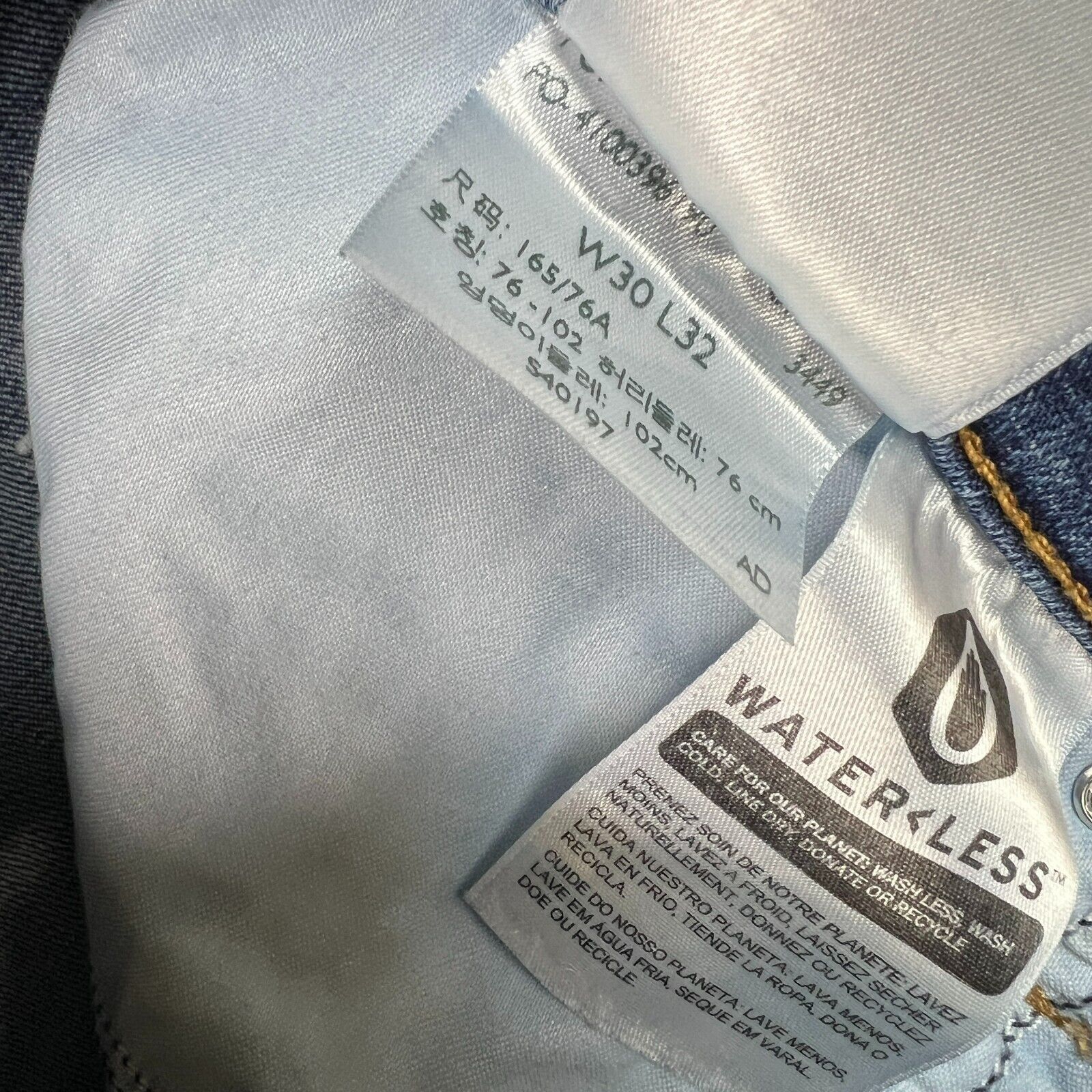 Levi's × Vintage Levi's 311 Jeans sz 30 Shaping Skinny Medium Wash Denim Pant Size 30" / US 8 / IT 44 - 12 Thumbnail