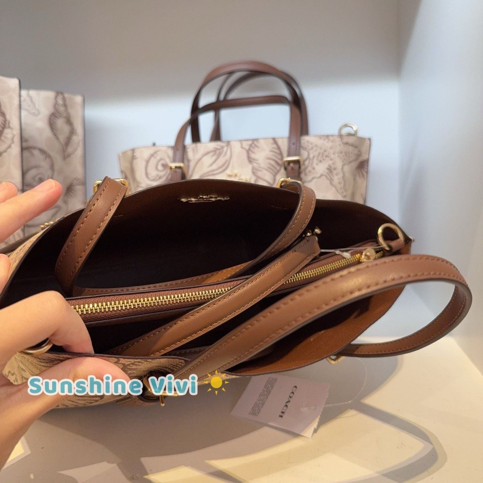 Coach NWT Coach Mollie Tote Bag 25 Signature Canvas Shell CBH63 Size ONE SIZE - 5 Thumbnail