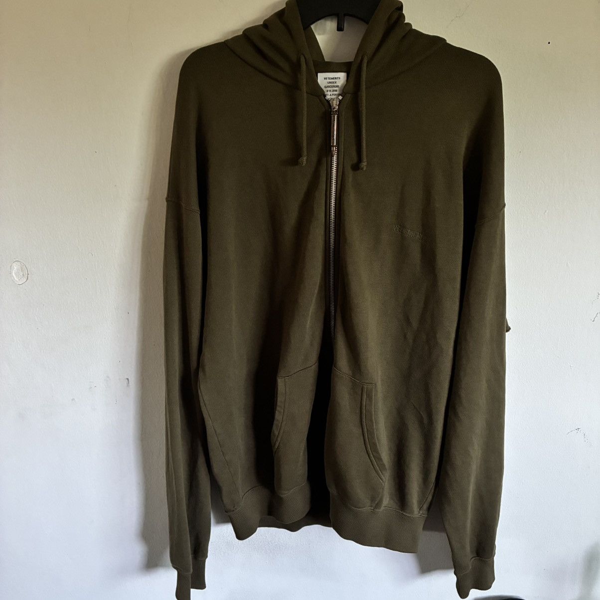 Vetements Vetements Olive Elbow Cut Bullet Zip Up Hoodie Size US S / EU 44-46 / 1 - 2 Thumbnail