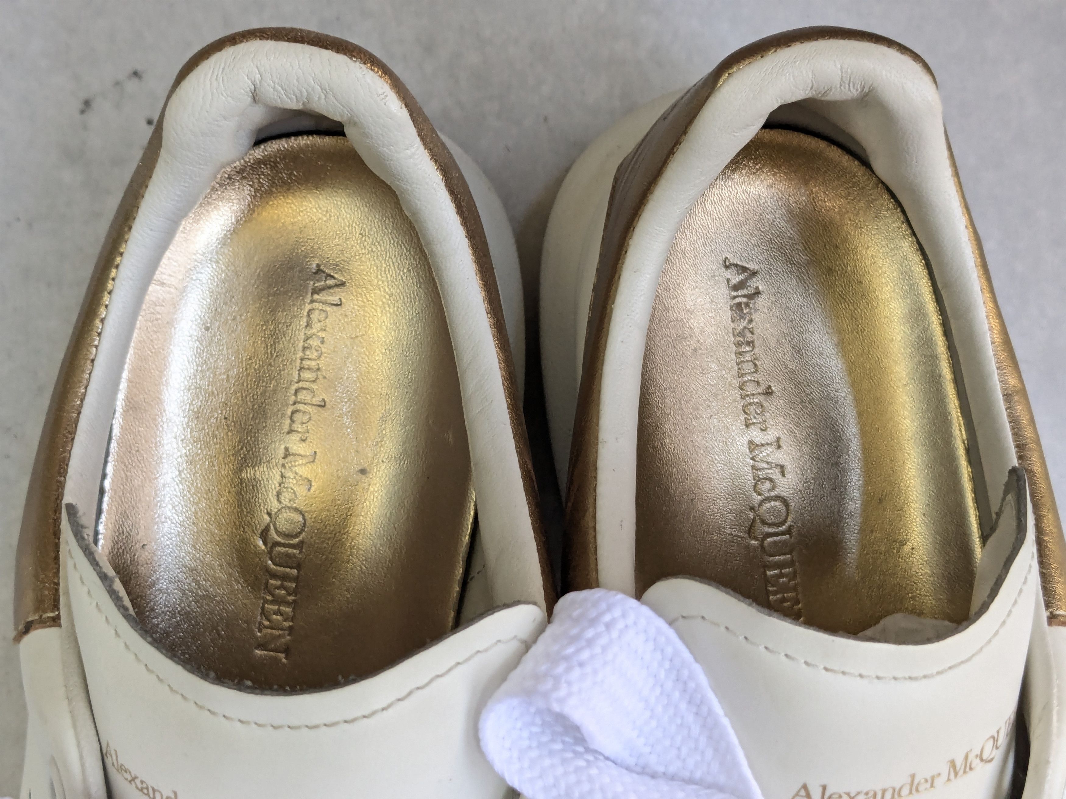 Alexander McQueen Alexander McQueen Oversized Larry Sneakers White Gold 12 45 Size US 12 / EU 45 - 8 Thumbnail