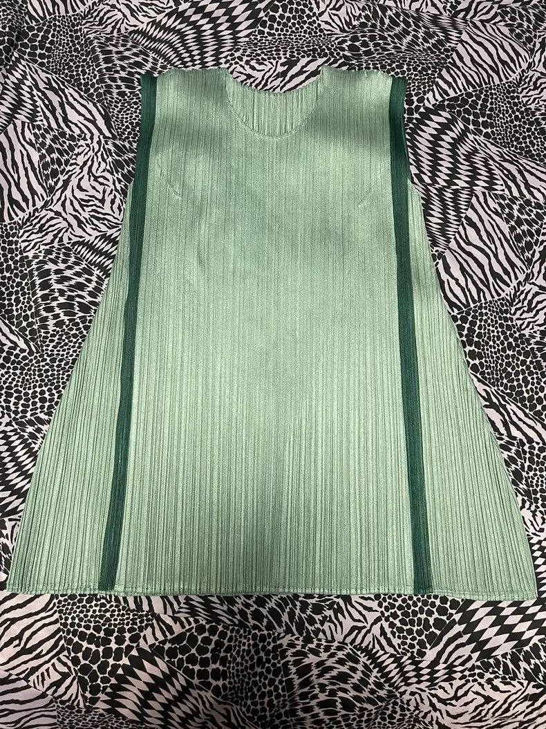 Issey Miyake Issey Miyake Green pleated vest Size L / US 10 / IT 46 - 1 Thumbnail