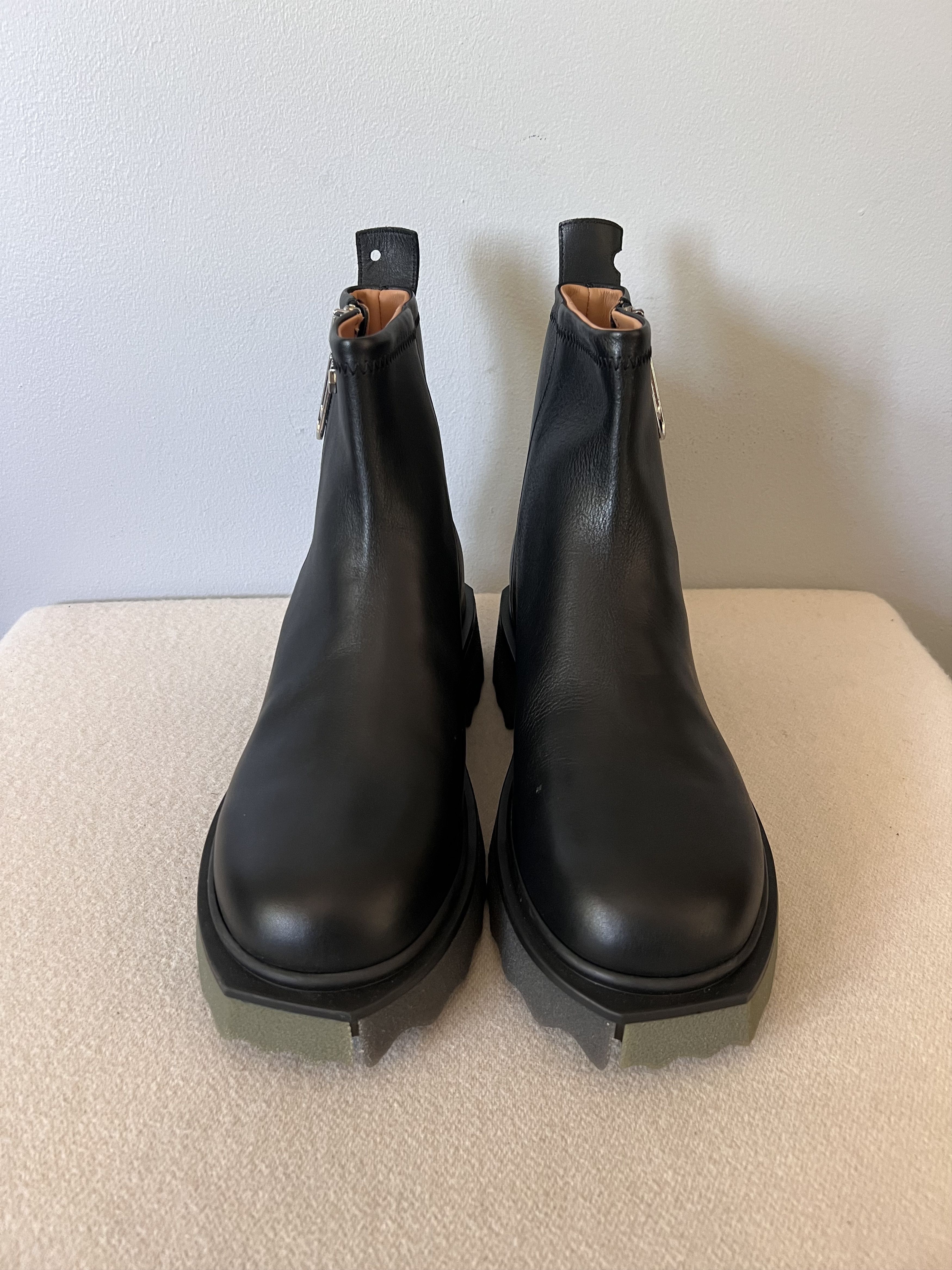 Off-White Off White Leather Sponge Zip Boots in Black Leather Size US 8 / EU 41 - 4 Thumbnail