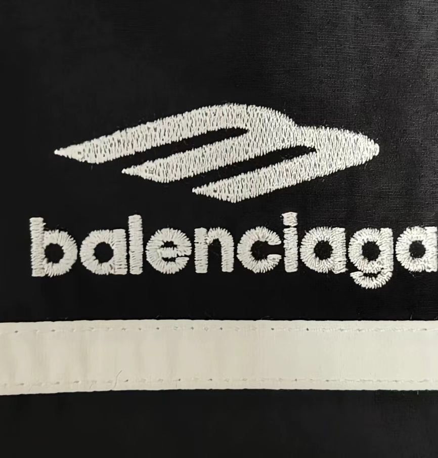 Balenciaga Balenciaga 24ss 2-in-1 Poplin 3 Bsports Zip H 2412-Nextarrow Size US XL / EU 56 / 4 - 3 Thumbnail
