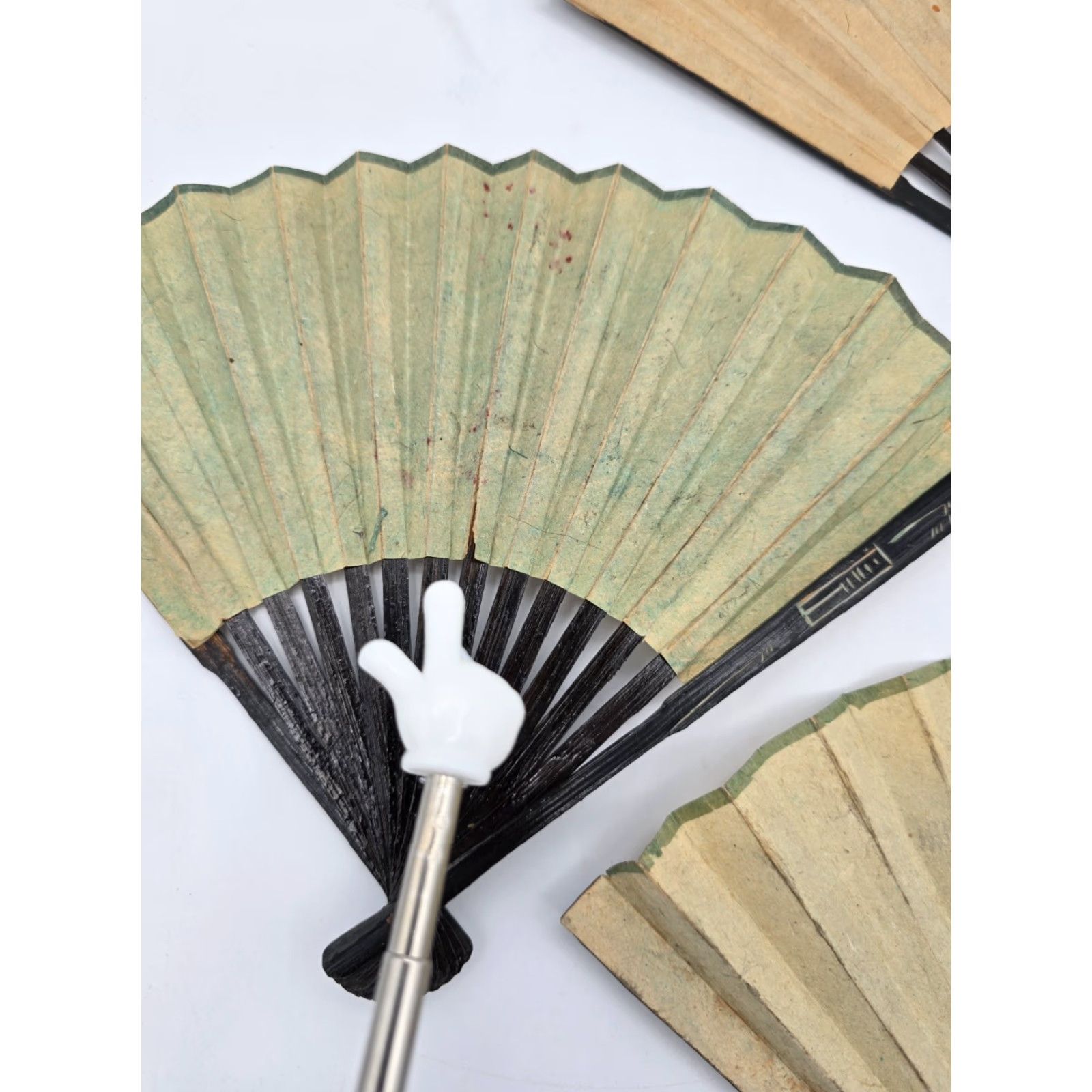 Vintage VTG 3 Lot Matching Chinese Folding Hand Fans Handmade Painted Rice/Bamboo Paper Fans Size ONE SIZE - 6 Thumbnail