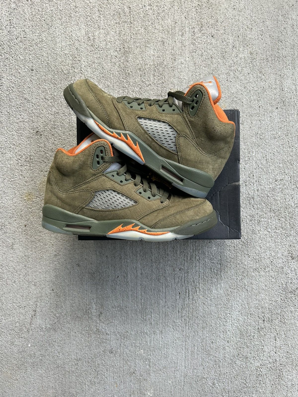 Jordan Brand Air Jordan 5 Retro Size US 7 / EU 40 - 1 Thumbnail