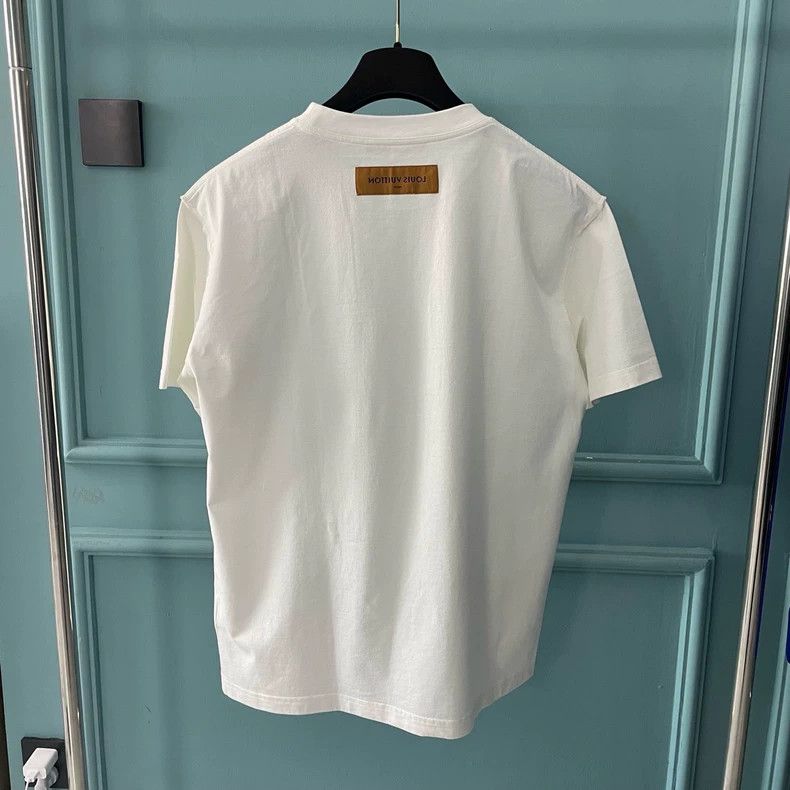 Louis Vuitton Louis Vuitton Embossed logo chest white short sleeve 2501-N Size US M / EU 48-50 / 2 - 2 Thumbnail