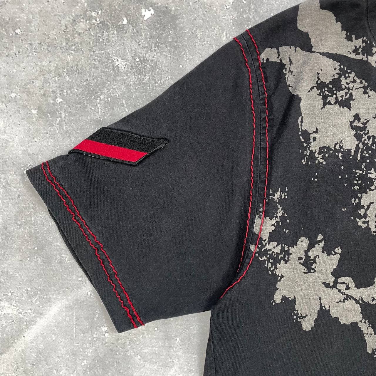 Coogi Vintage Coogi The Lucky Country Y2K T Shirt Black/ Red L Size US L / EU 52-54 / 3 - 18 Thumbnail
