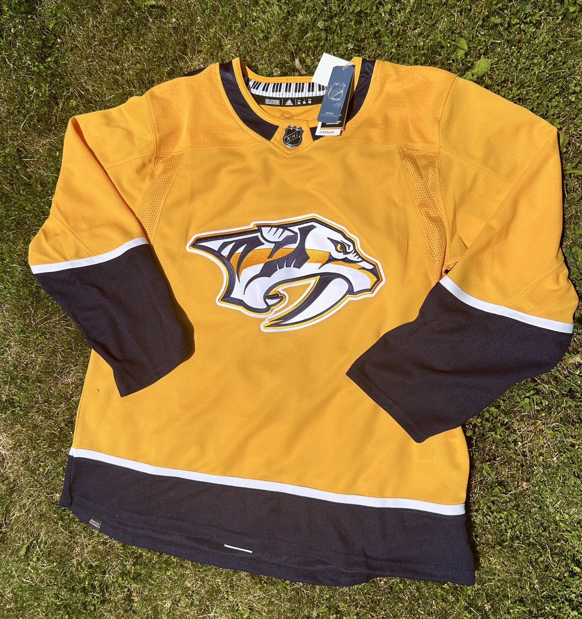 NHL Adidas Nashville Predators NHL Jersey Size US XL / EU 56 / 4 - 1 Thumbnail