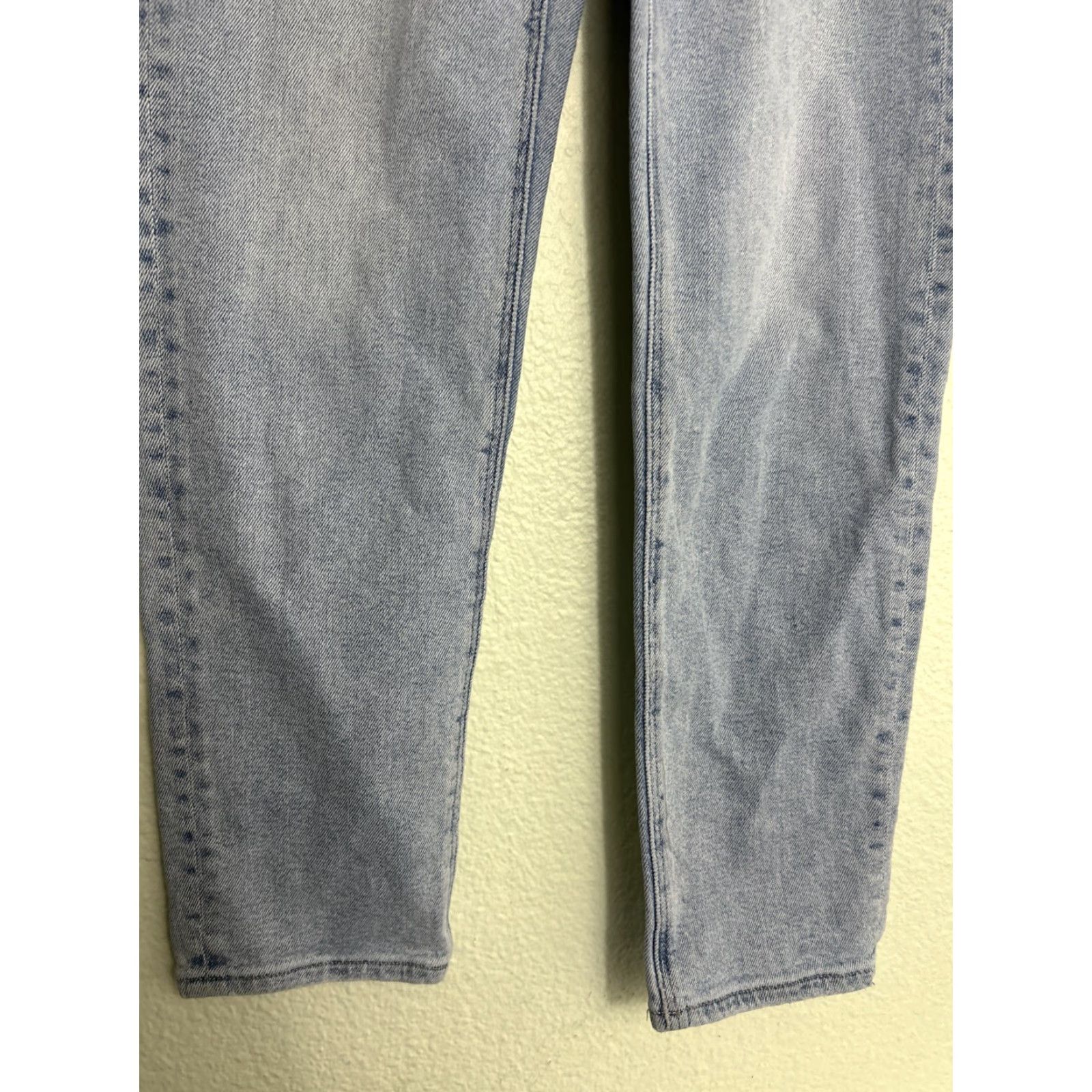 American Eagle Outfitters VINTAGE American Eagle mom straight jean Size 2 Light Wash 26x28 Size 42" / US 20 - 2 Thumbnail