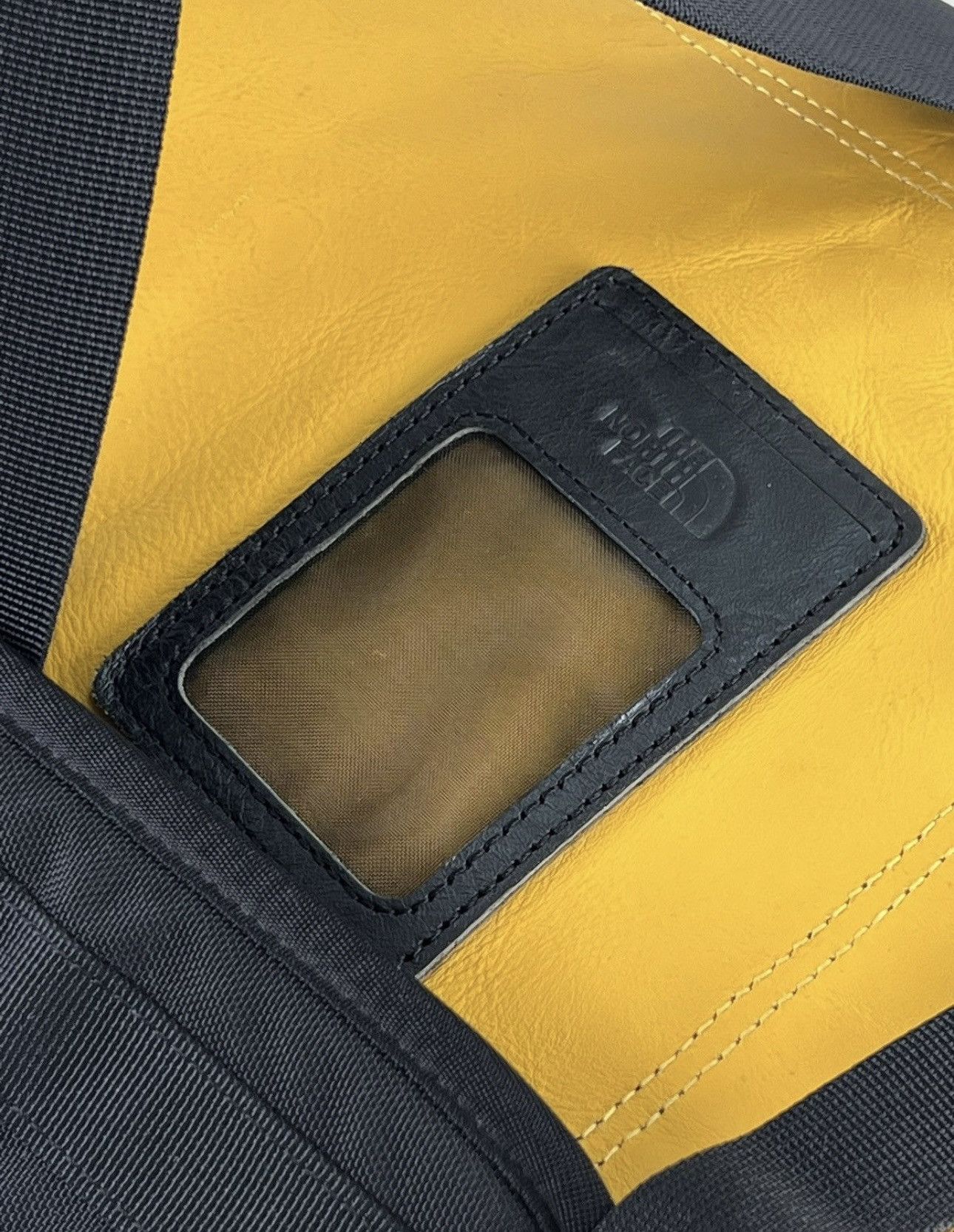 Supreme × The North Face FW17 Supreme North Face Leather Base Camp Duffle Bag Size ONE SIZE - 12 Thumbnail