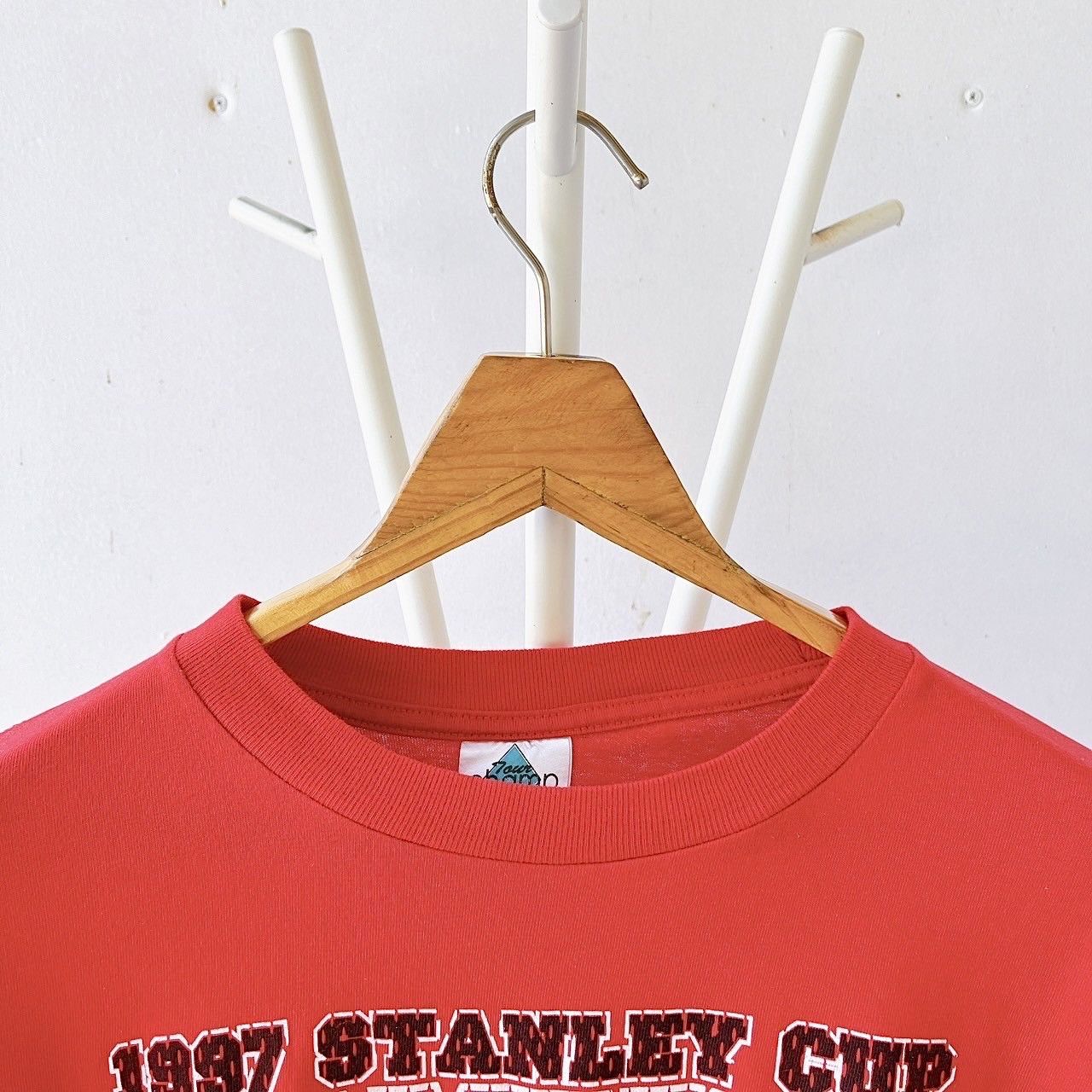 Vintage 90s Detroit Red Wings NHL t-shirt/ XL Size US XL / EU 56 / 4 - 2 Thumbnail