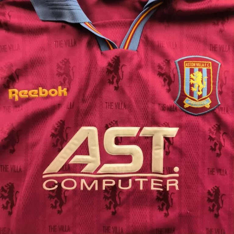 Reebok Aston Villa 1995-97 Reebok home football jersey size M Size US M / EU 48-50 / 2 - 5 Thumbnail