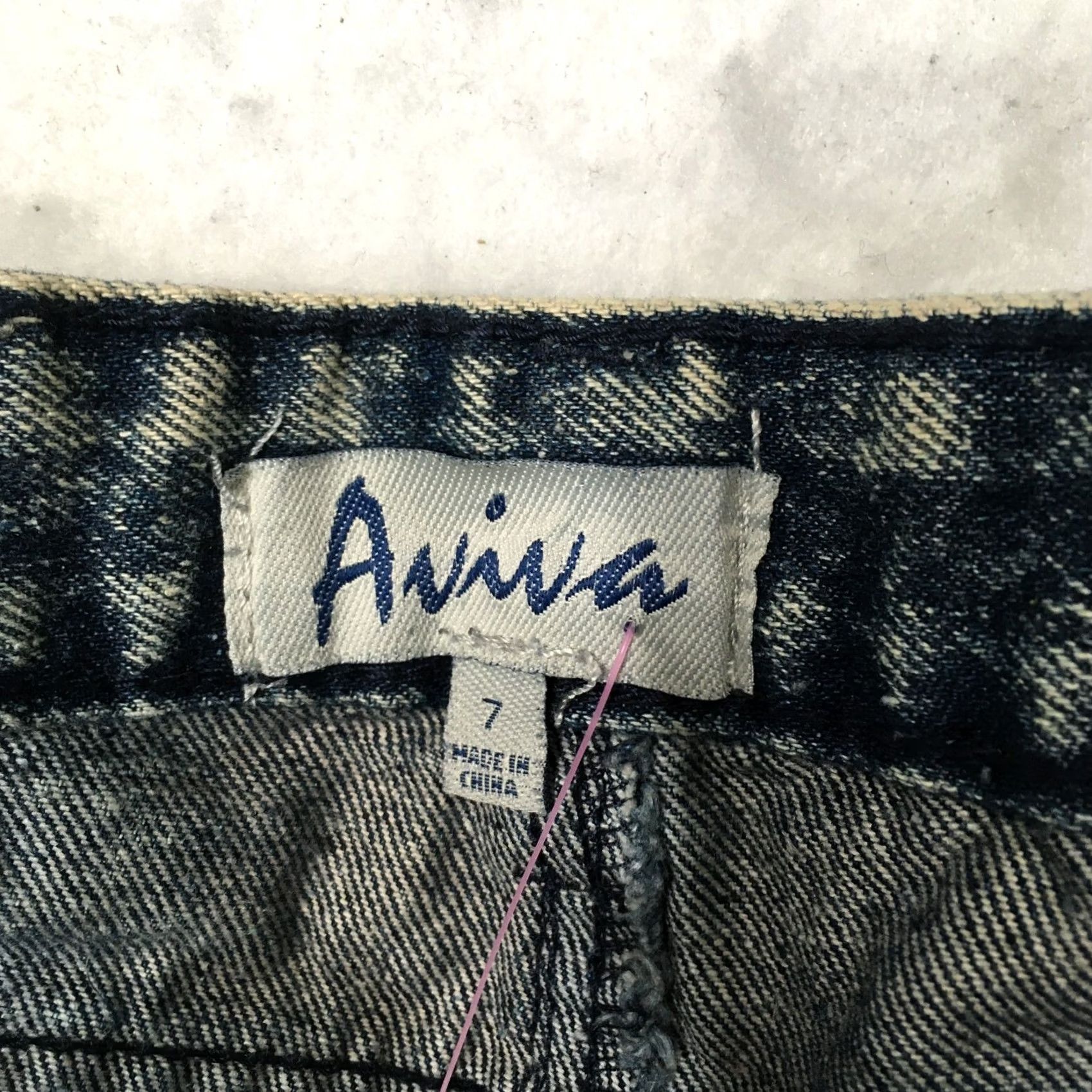 Vintage aviva j Womens Size 7 daisy dukes Shorts patches Pocket Blue Size 28" / US 6 / IT 42 - 4 Thumbnail