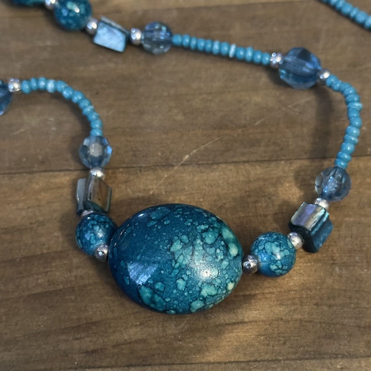 Other Long turquoise color abalone shell and bead necklace Size ONE SIZE - 4 Thumbnail