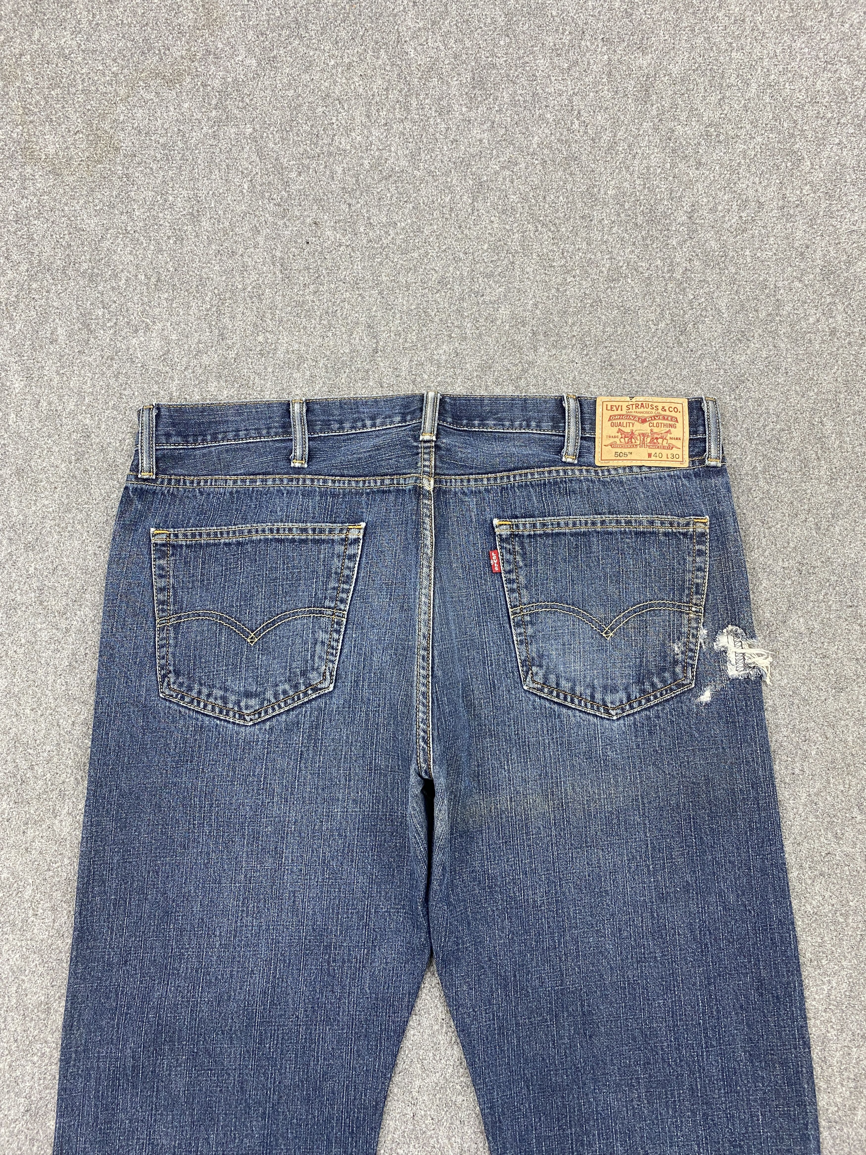 Levi's × Vintage Distressed Vintage Levi's 505 Blue Denim Jeans Size US 40 / EU 56 - 4 Thumbnail
