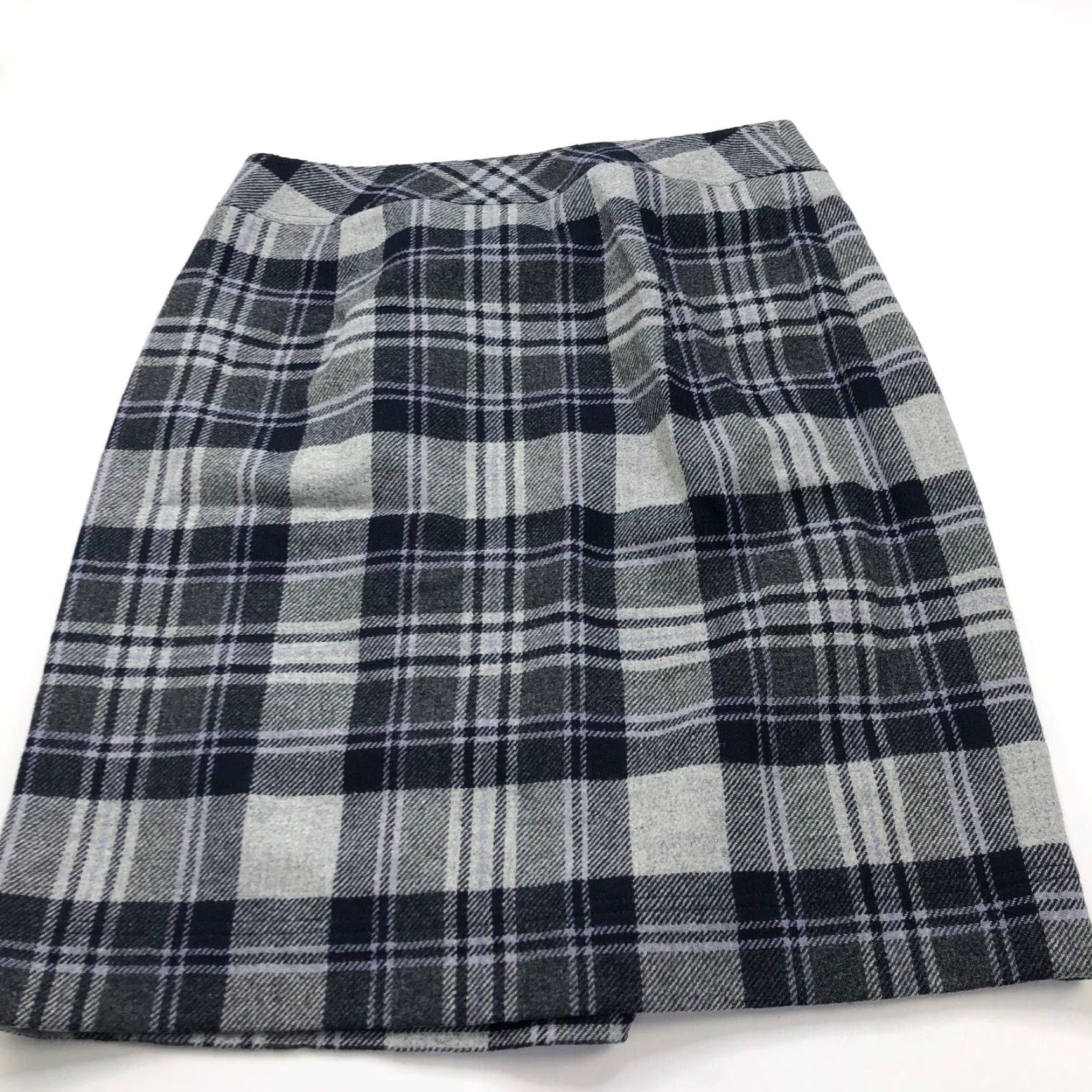 Brooks Brothers Brooks Brothers Wrap Skirt 8 Plaid Button Non Lined Gray Blue Wool Wool Blend Short Womens Size 30" / US 8 / IT 44 - 6 Thumbnail