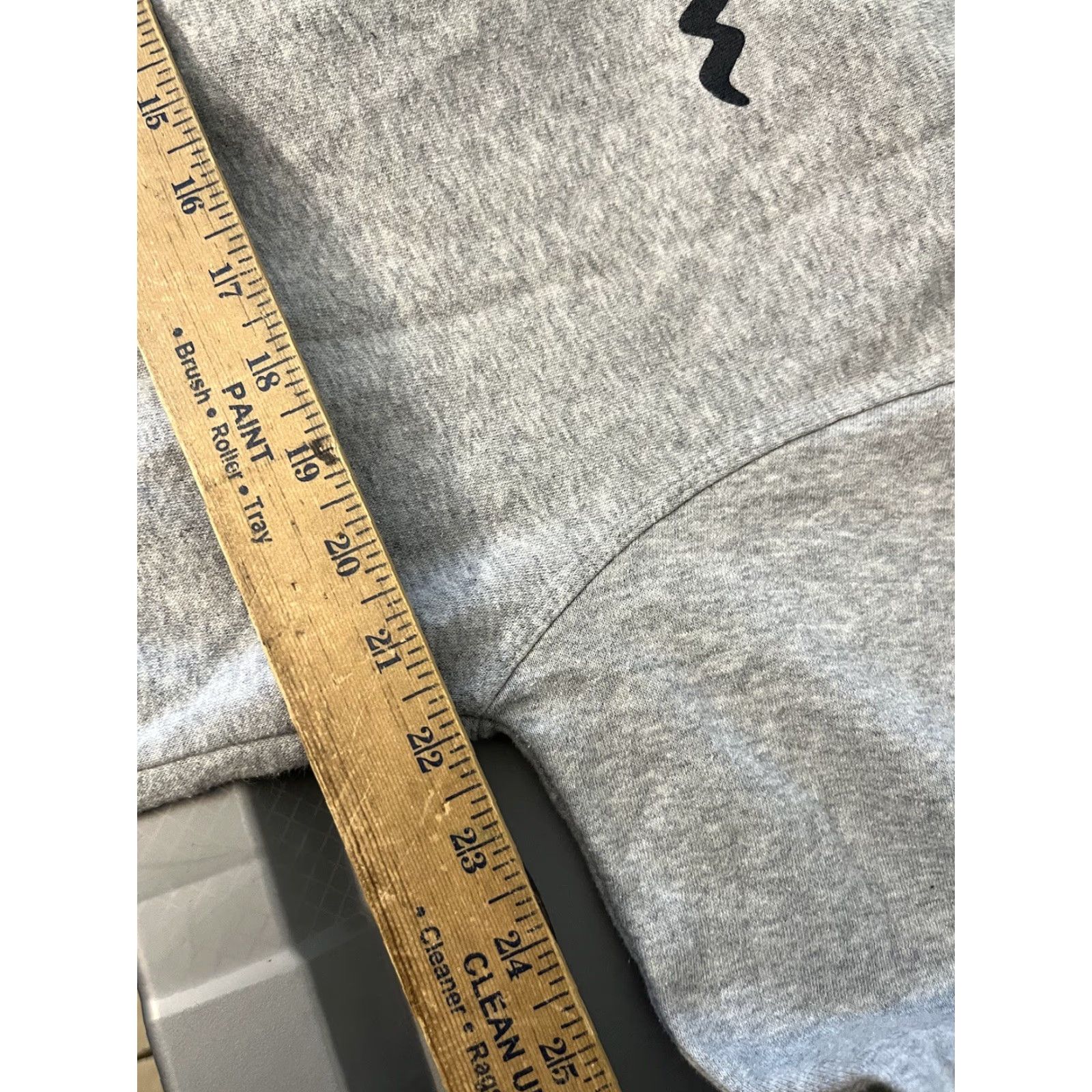 Champion VINTAGE Champion Hoodie Mens Size Medium Gray Logo Pullover Hooded Fleece Activewear Size US M / EU 48-50 / 2 - 5 Thumbnail