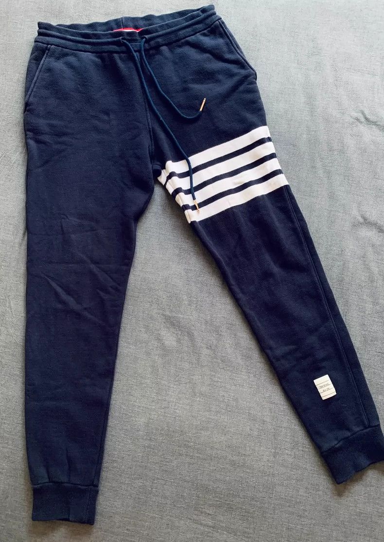 Thom Browne Thom Browne Stripe Sweatpants in Navy Blue-dmc Size US 26 / EU 42 - 1 Thumbnail
