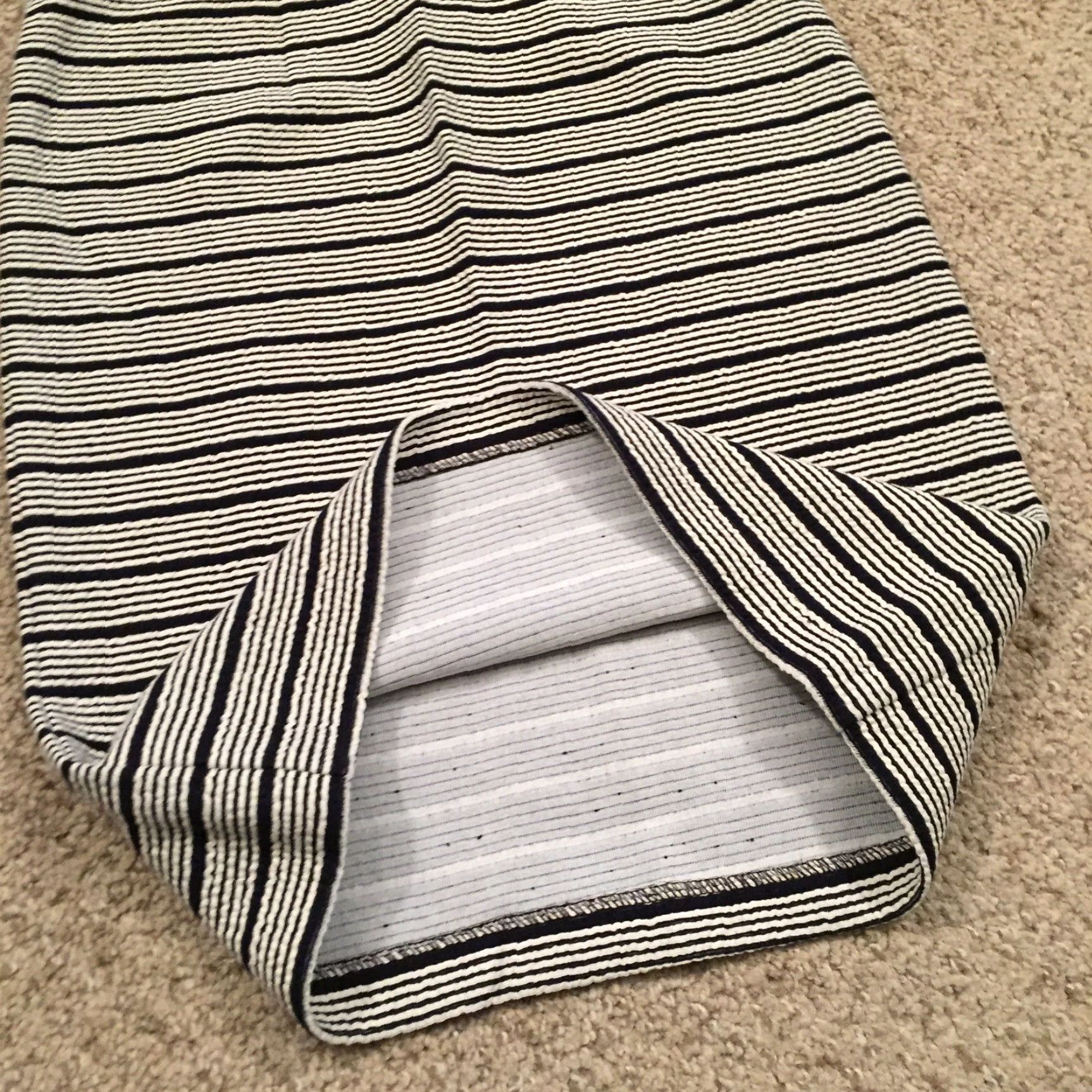 Loft LOFT Skirt XS Knee Length Unlined Pull On Black White Striped Cotton Blend Elastic Waist Vintage No (No) Size 26" / US 2 / IT 38 - 7 Thumbnail