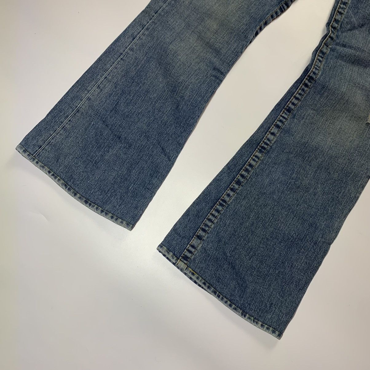 Other TRUE RELIGION FLARE DISTRESSED DENIM JEAN PANT Size US 30 / EU 46 - 11 Thumbnail