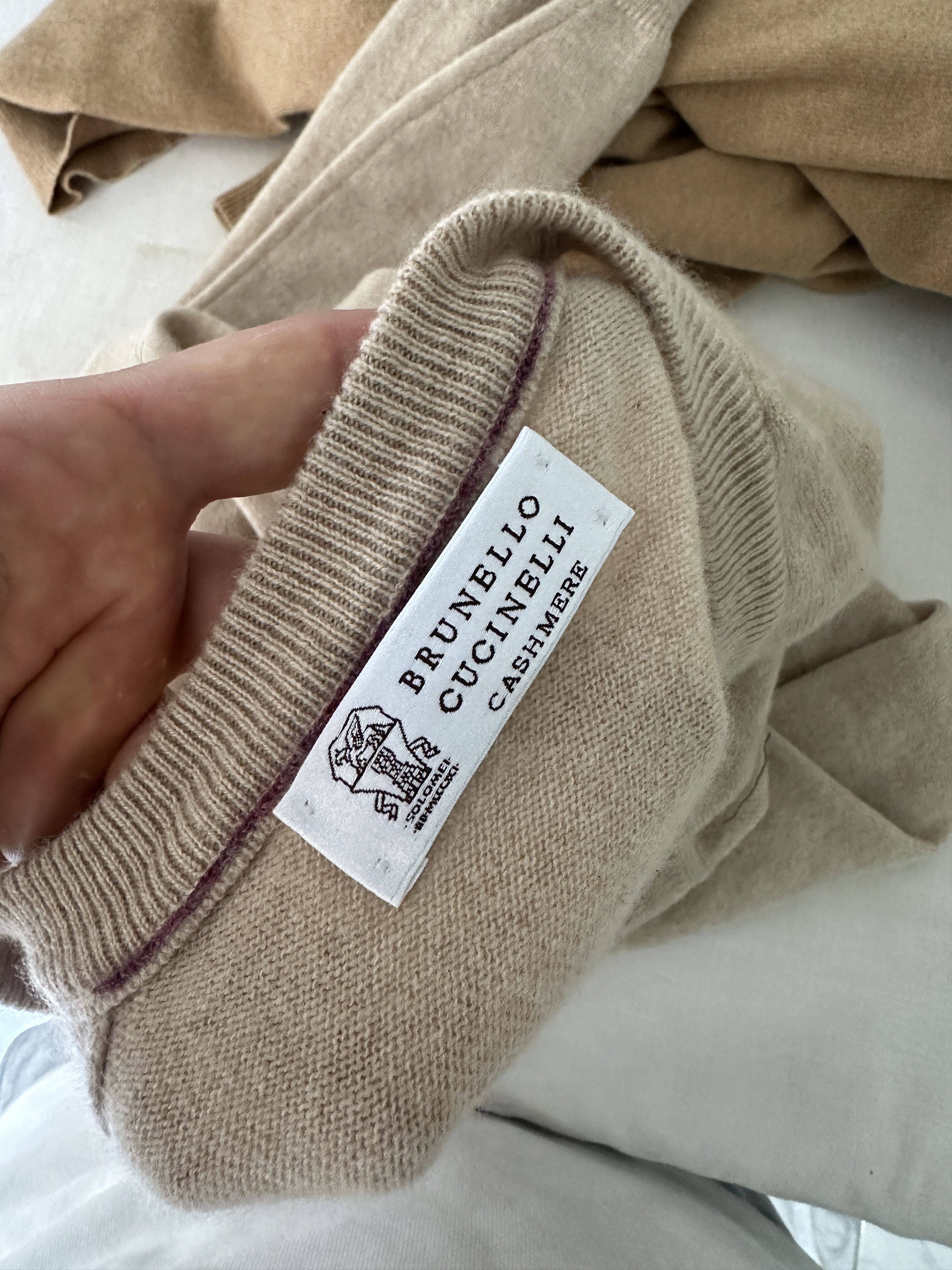 Brunello Cucinelli Pure Cashmere Brunello Cucinelli Light V Neck Size 52 L XL Size US L / EU 52-54 / 3 - 16 Thumbnail