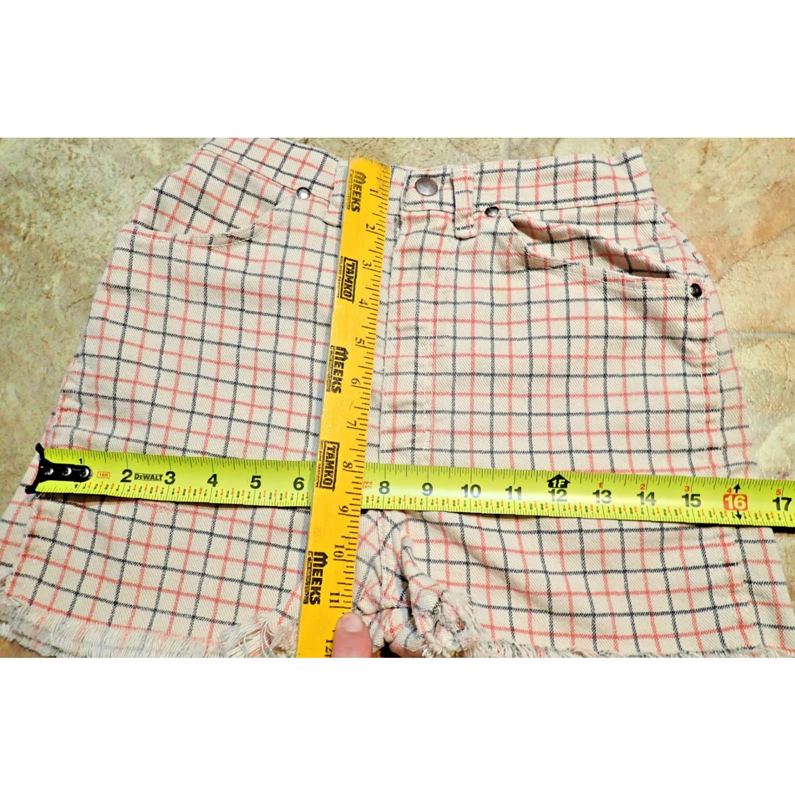 Wrangler VINTAGE Wrangler Women’s Shorts - 9/10 Size, Plaid Denim Cutoff, High Rise, USA Made, 50s 60s Style Size 30" / US 8 / IT 44 - 5 Thumbnail