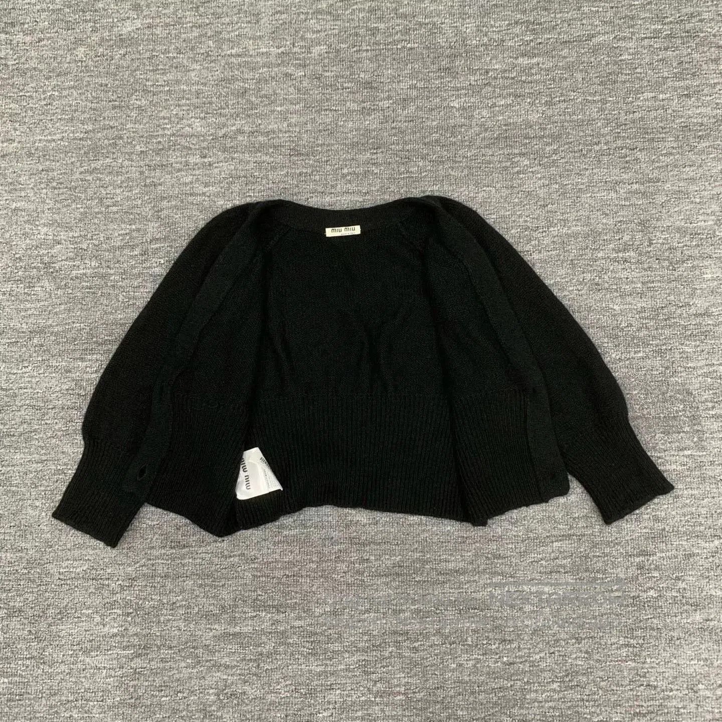 Miu Miu Miu Miu Black Cashmere Short Cardigan. Size US M / EU 48-50 / 2 - 6 Thumbnail